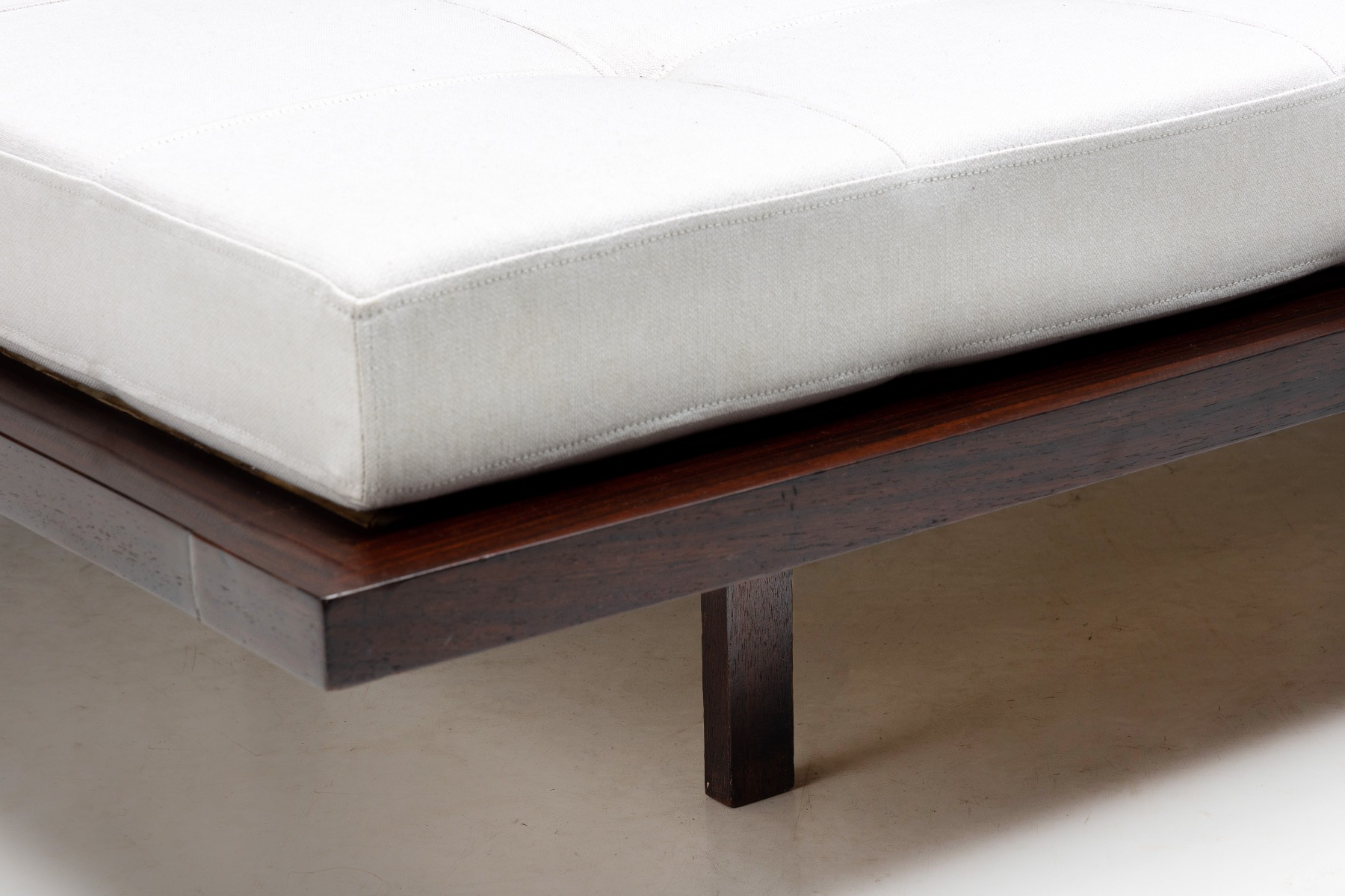 Rare Minimalist Daybed by Jorge Zalszupin - 1960s