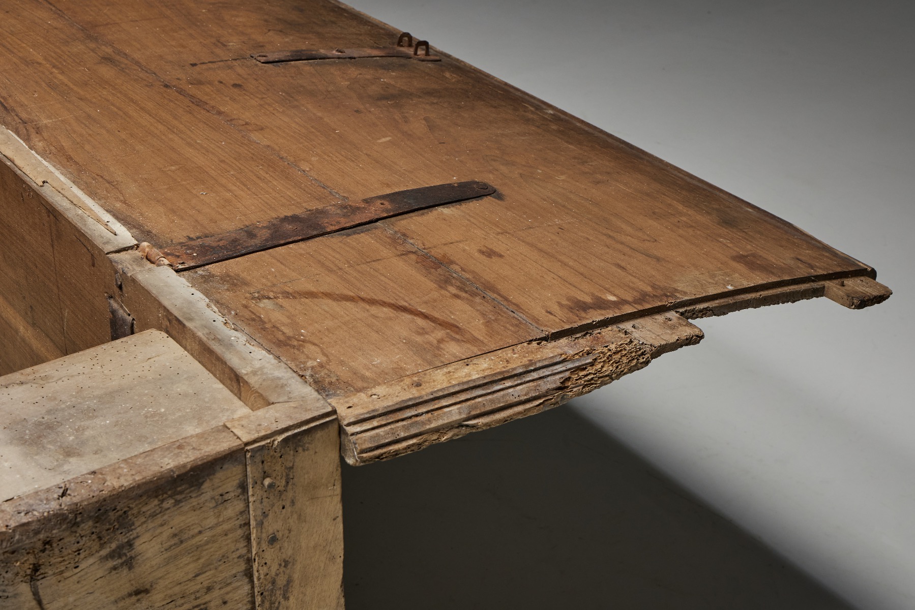 Aged wood country chest 1800s