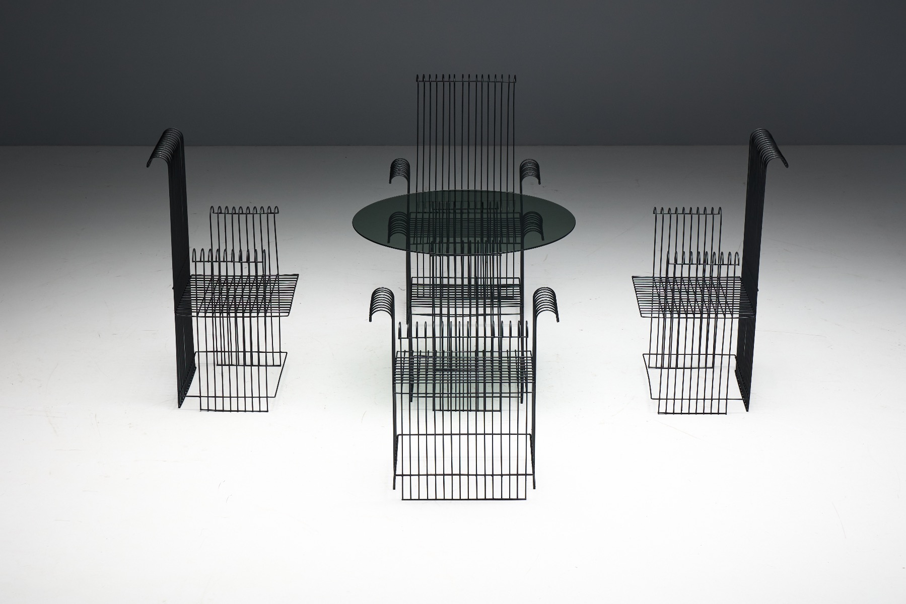 Industrial style outdoor set in wire metal