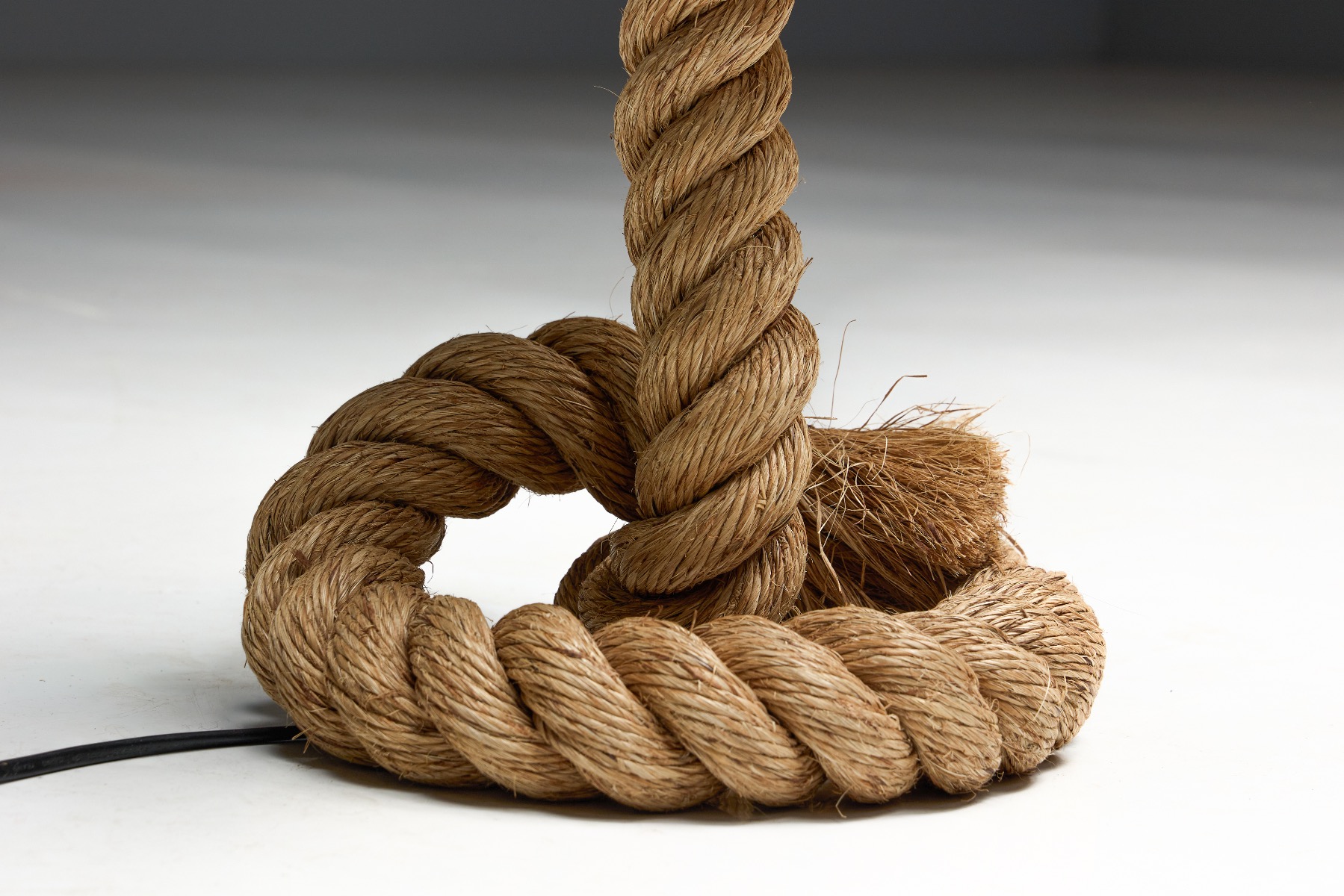 Coastal style floor lamp made of rope and jute