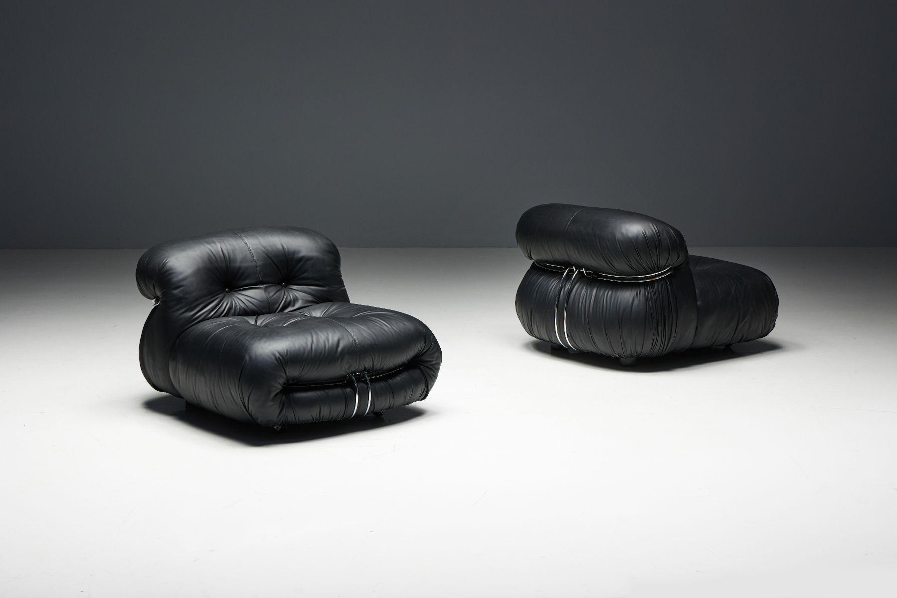 Collectible Soriana lounge chairs Cassina
