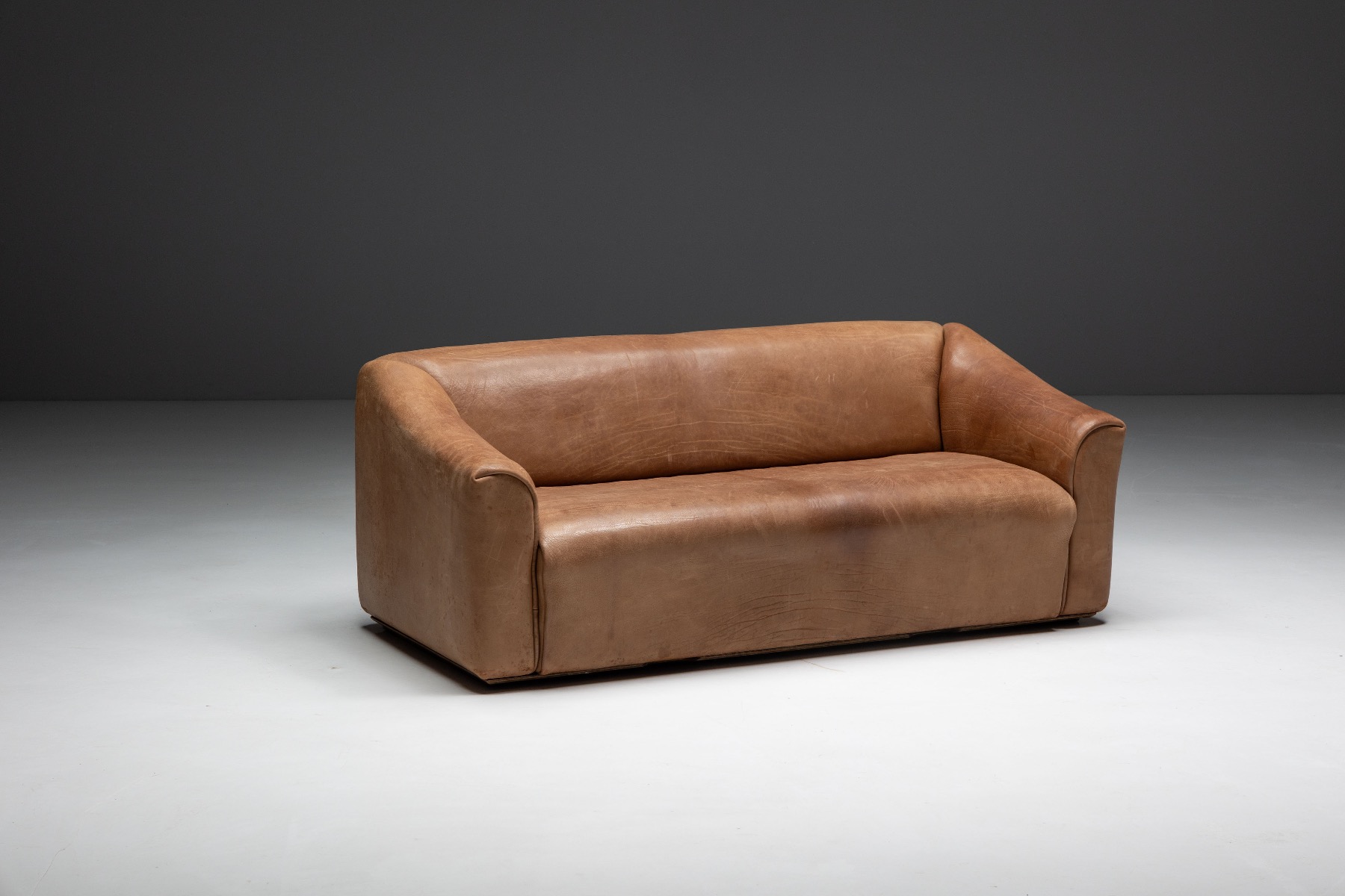 De Sede DS47 deep seat leather sofa with relaxed form