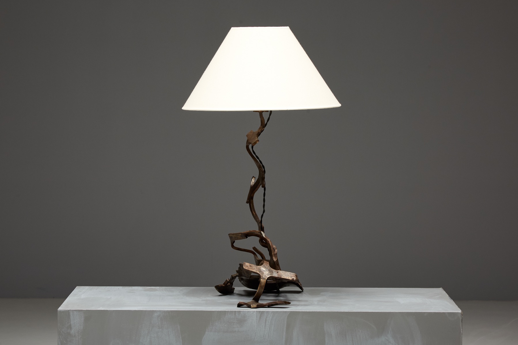 Decorative iron table lamp in retro style
