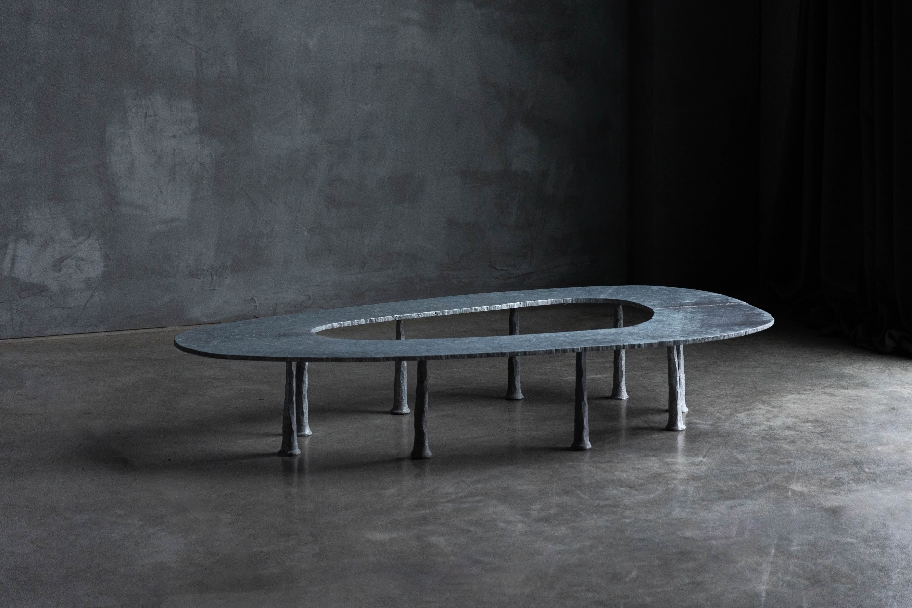 Statement Galva Elipse low table