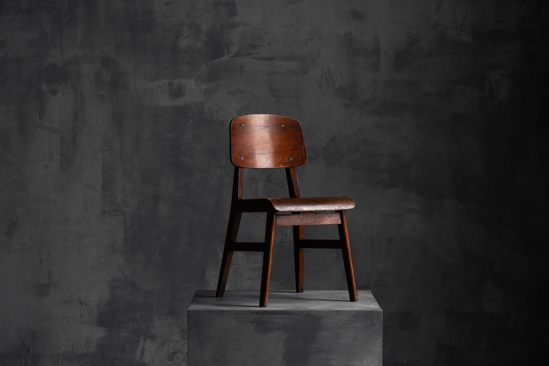 Structural solid wood chair from 1941