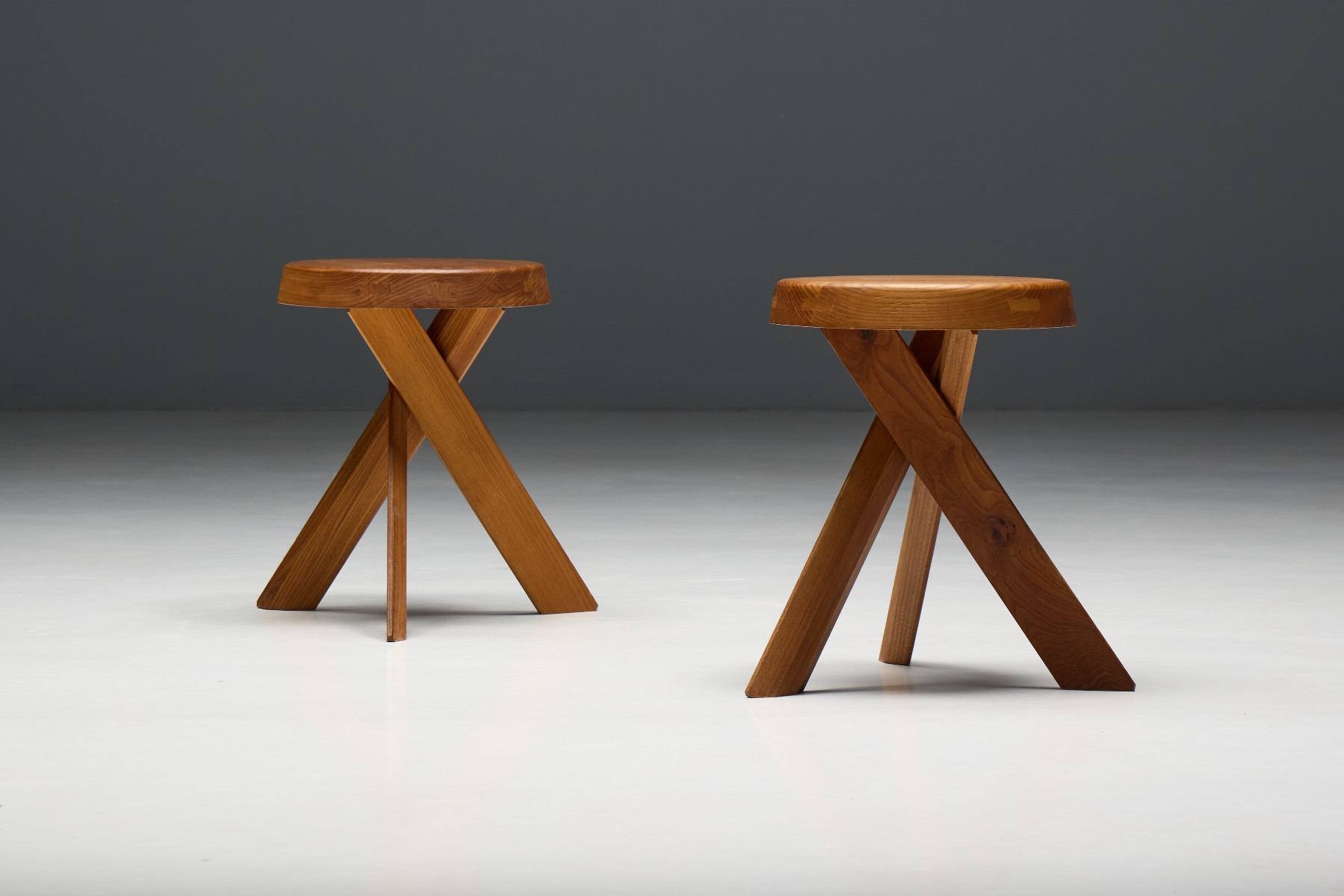 Minimalist S31 stool from the 1970s