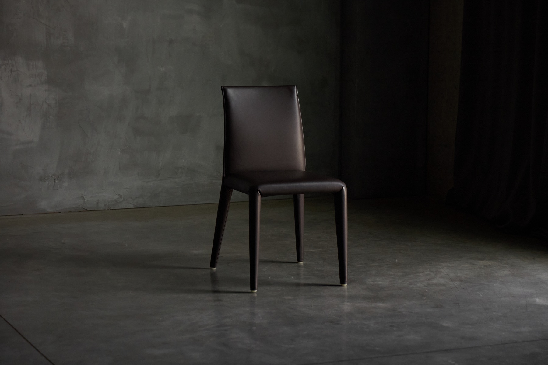 Refined contemporary dining chair designed by Bellini