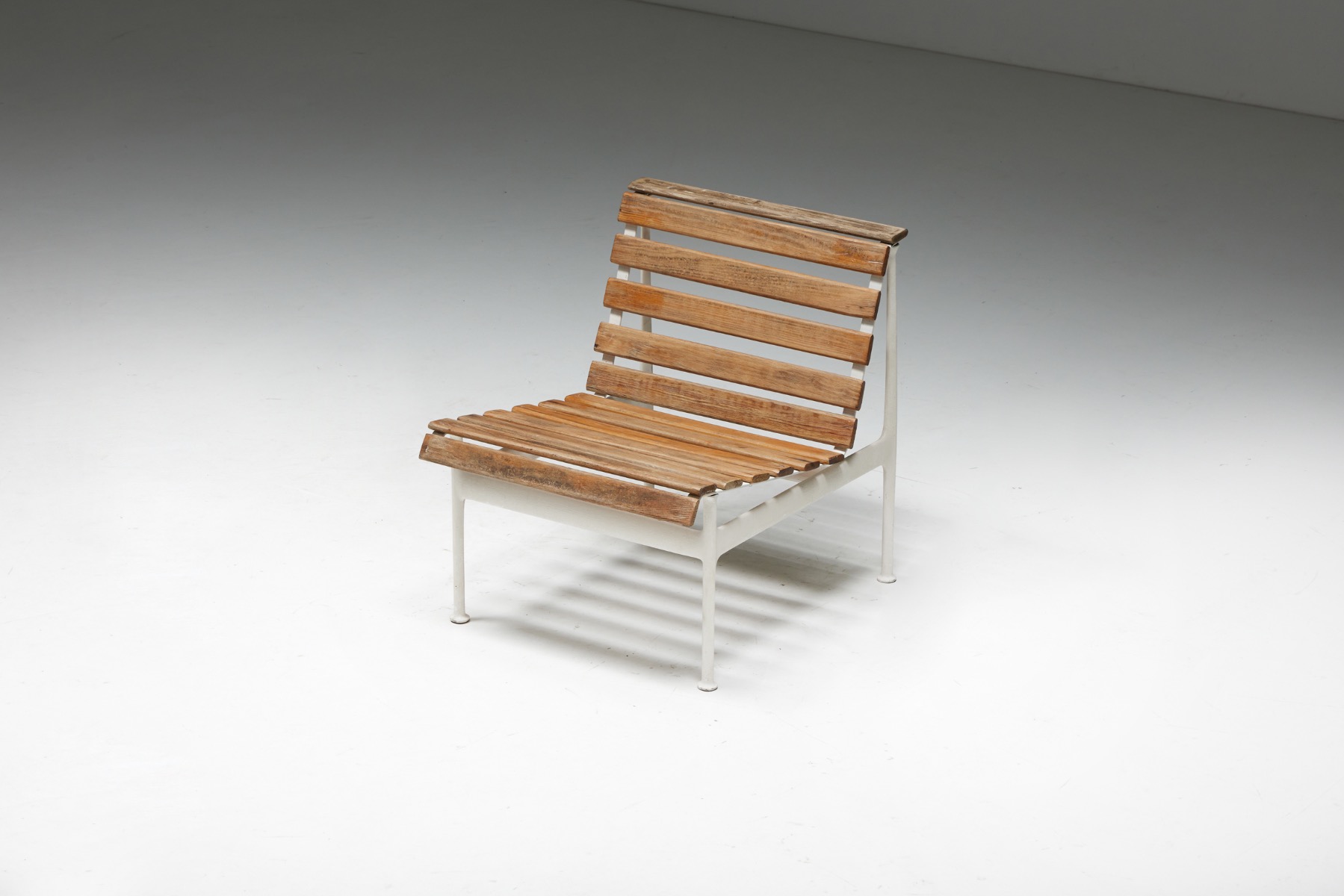 Iconic Knoll International chaise from the 1960s