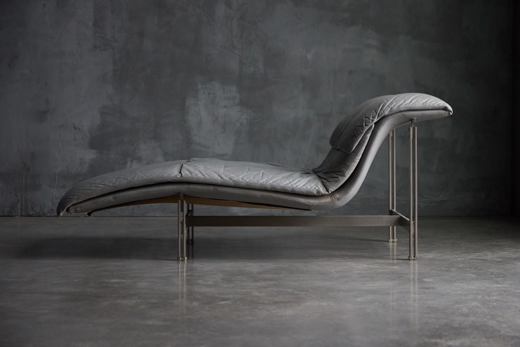 Gallery level Wave lounge chair from 1974