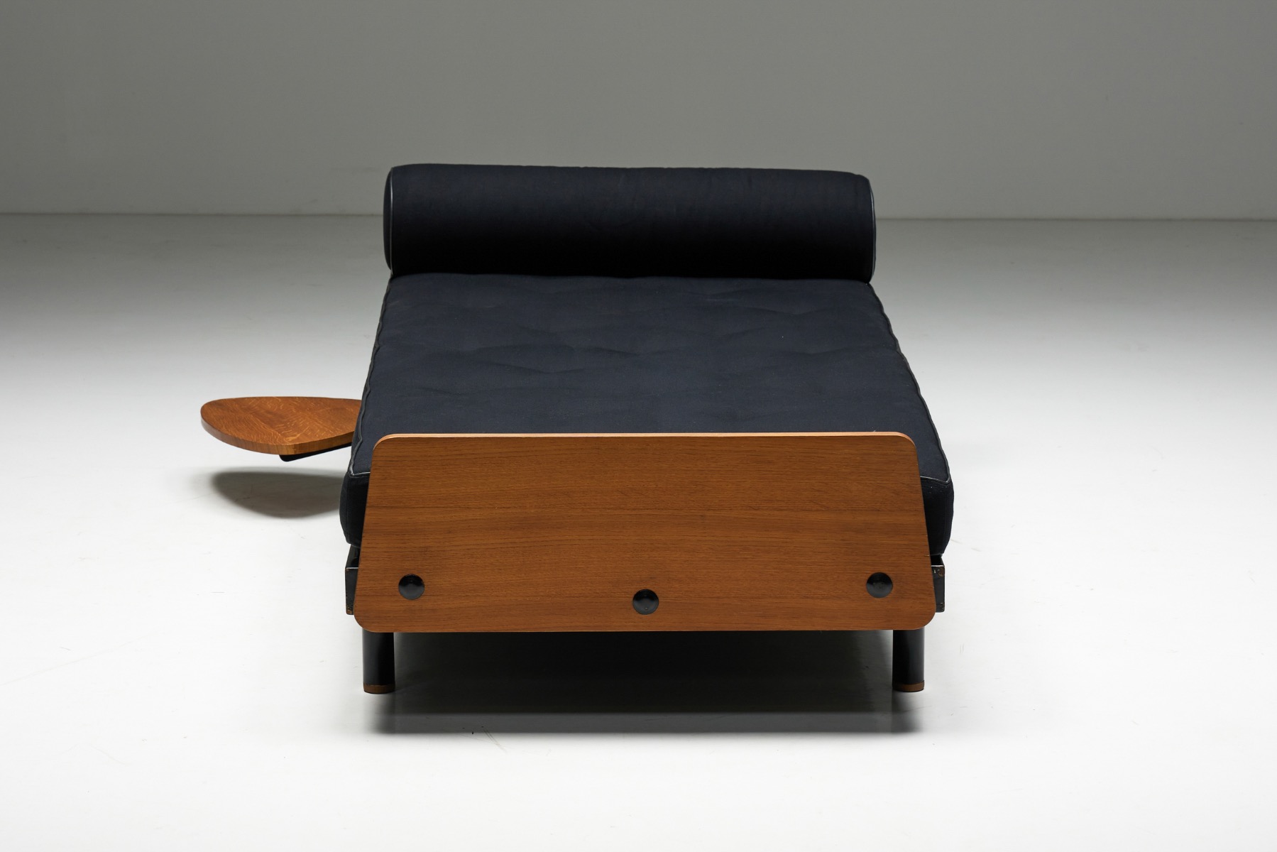 Retro Flavigny daybed in Jean Prouvé style