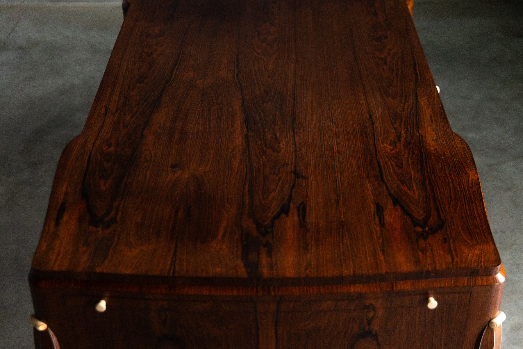 Sculptural Art Deco desk with elegant French design