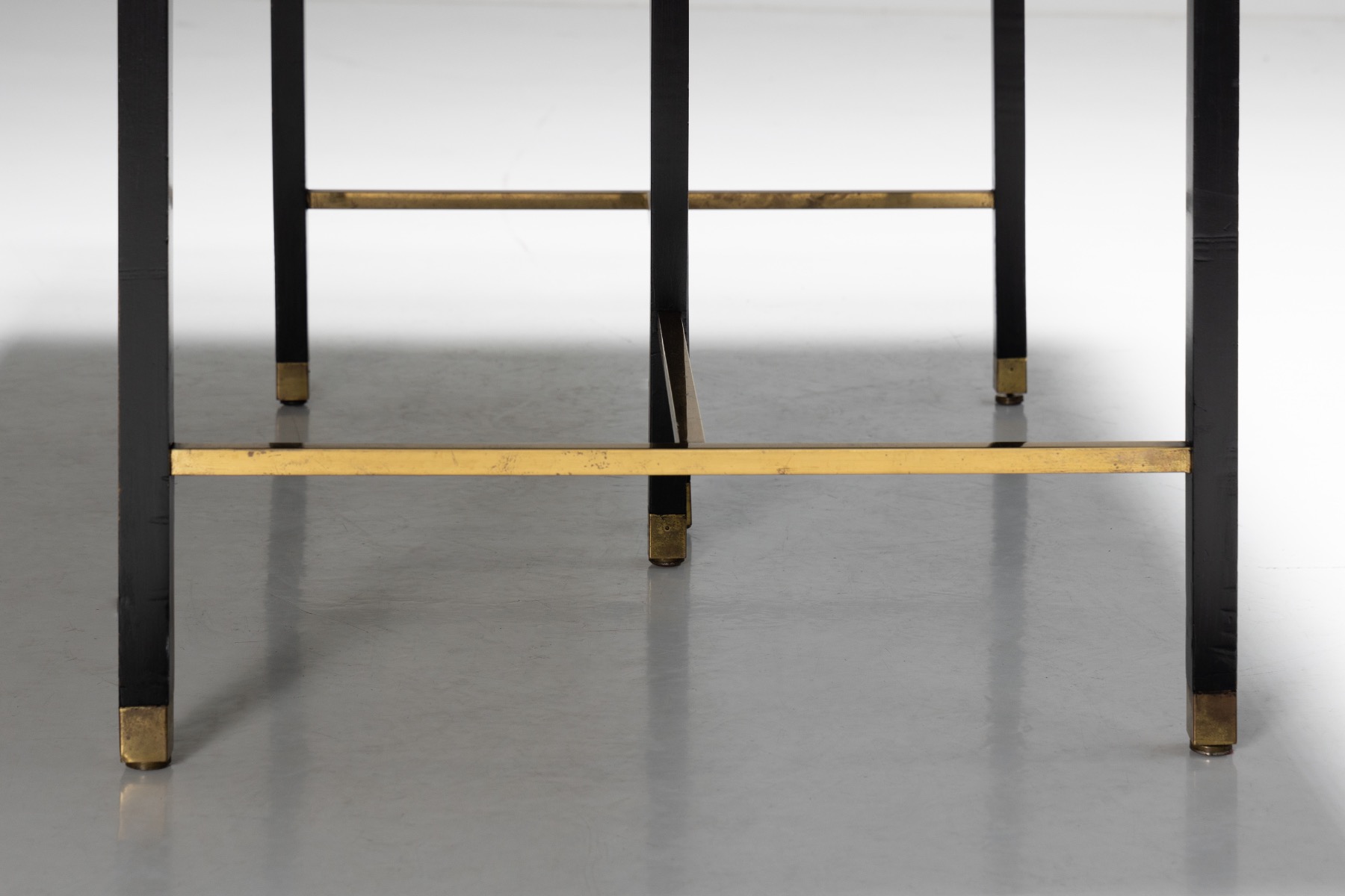 Sleek extendable dining table by Harvey Probber design