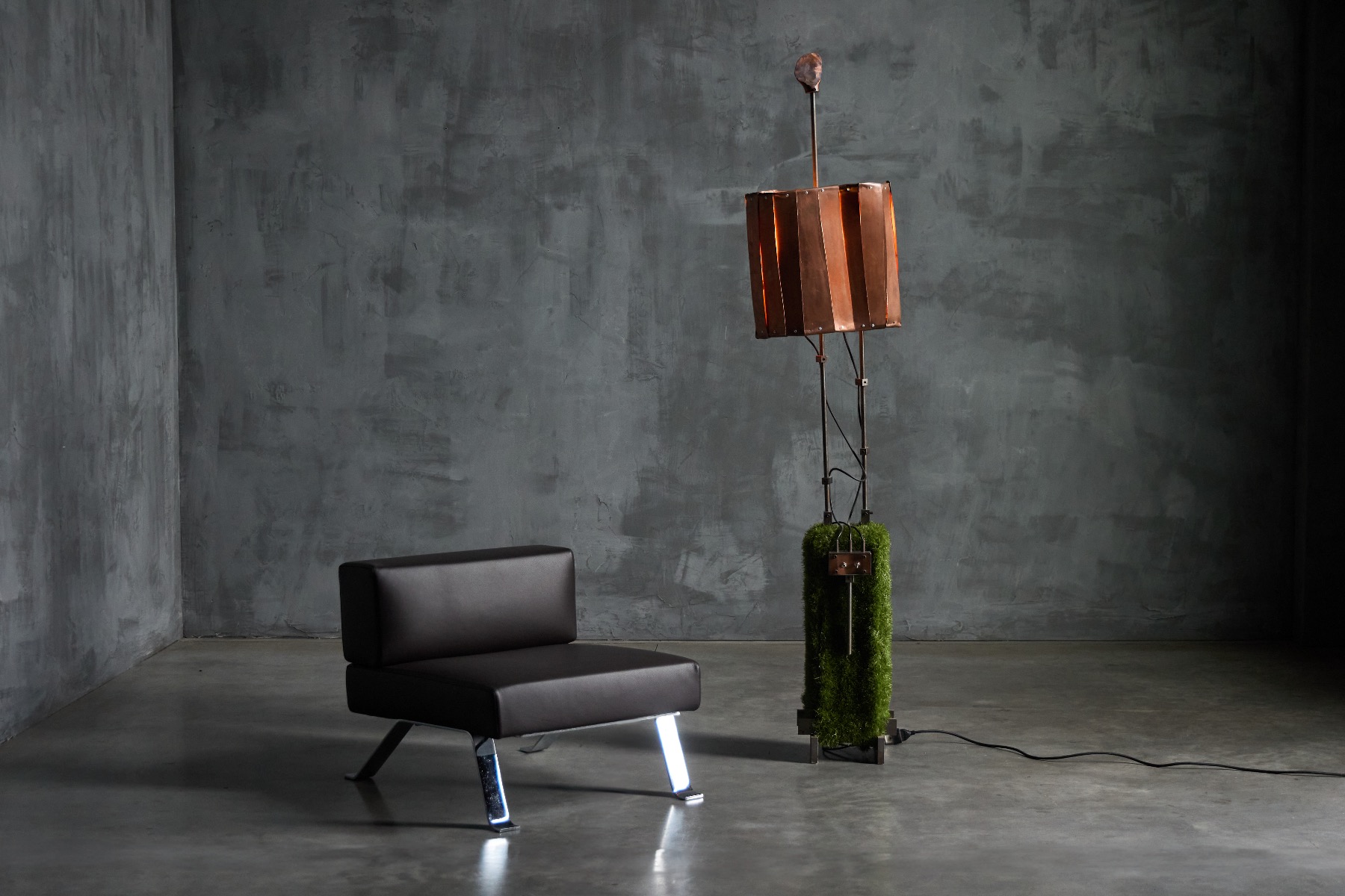 Expressive sculptural floor lamp by Serruys
