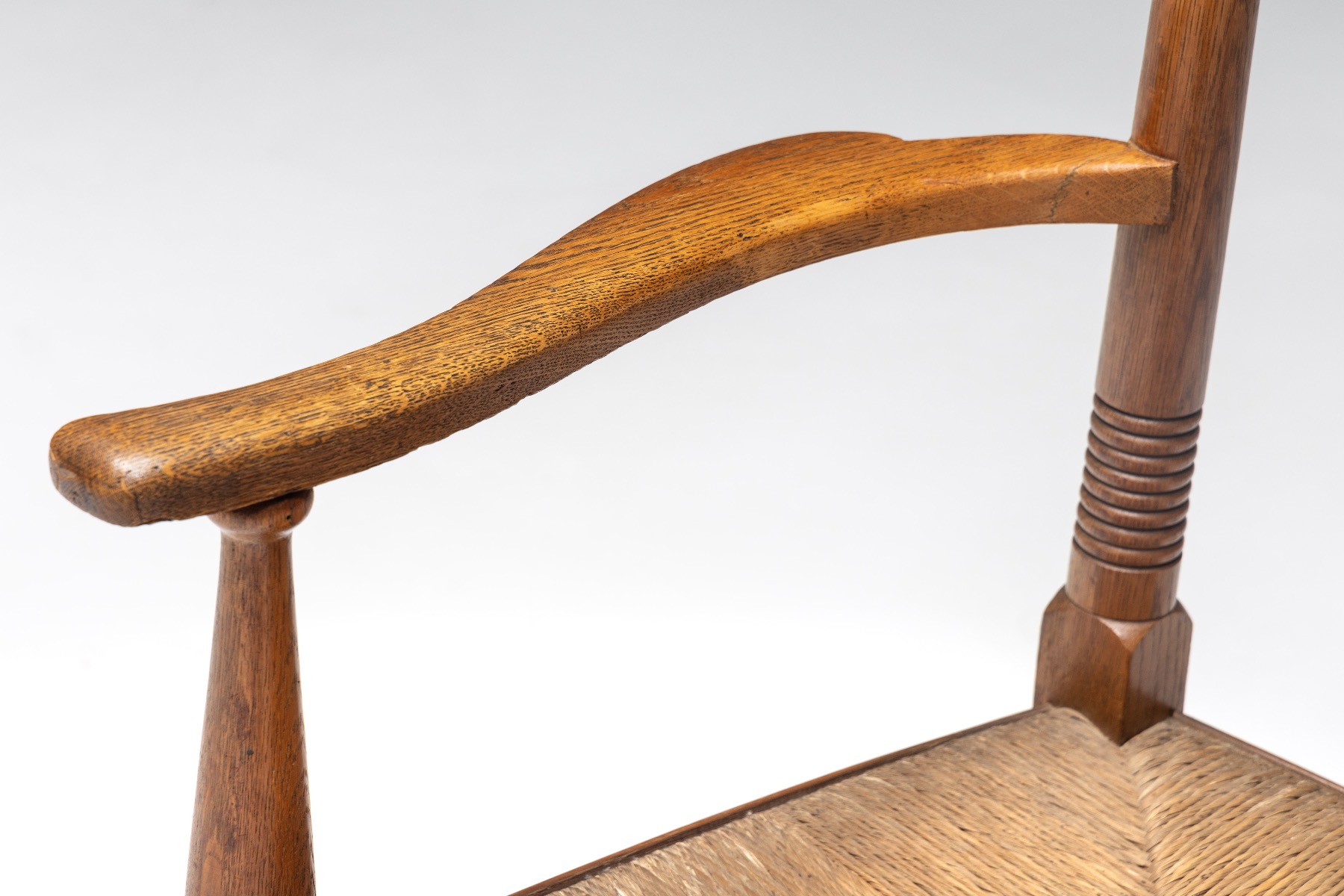 Authentic oak armchair with straw in rustic design