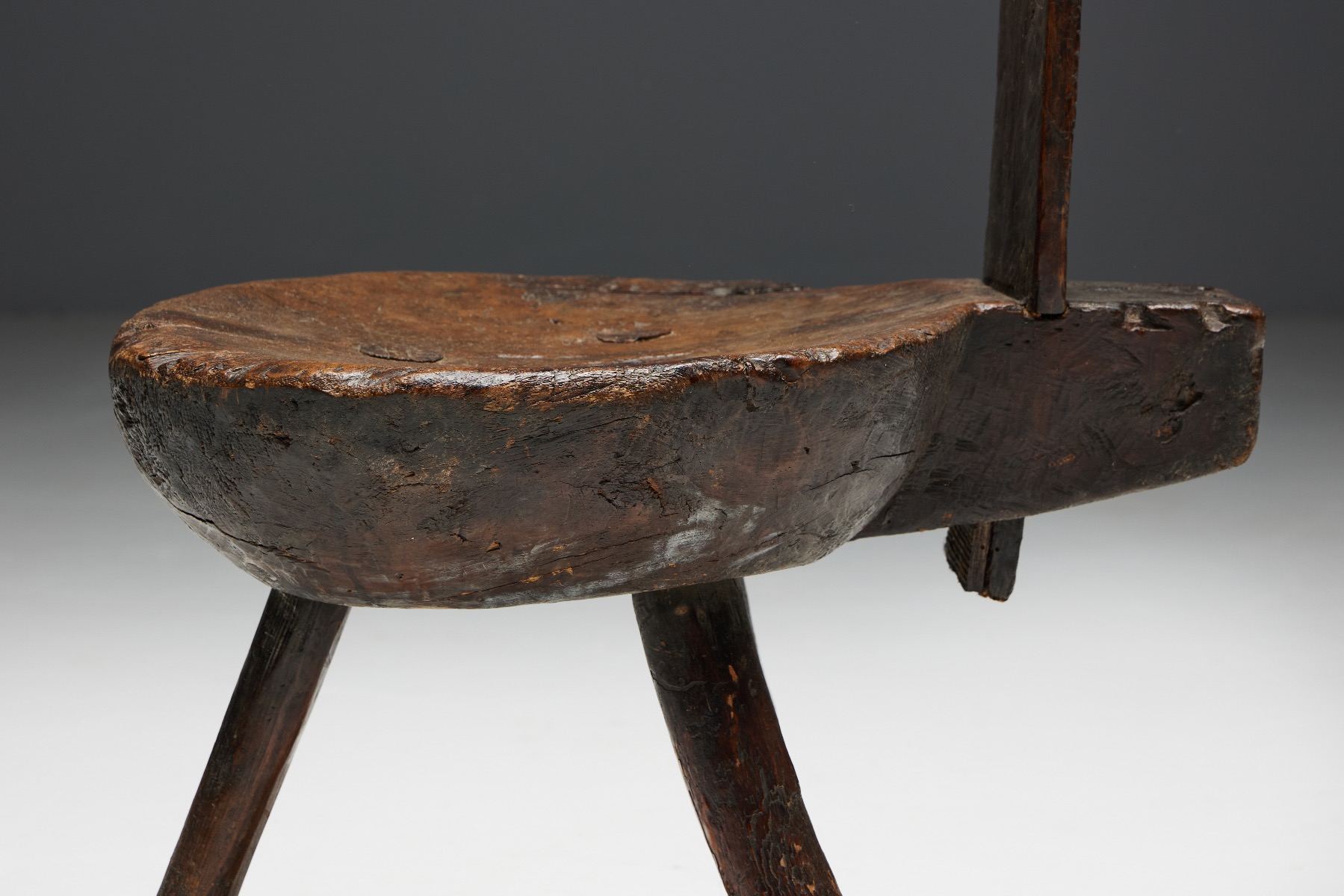 Country style alpine tripod chairs in wood