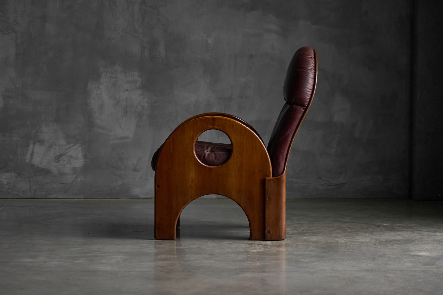 Easy chair Arcata by architect and designer Gae Aulenti