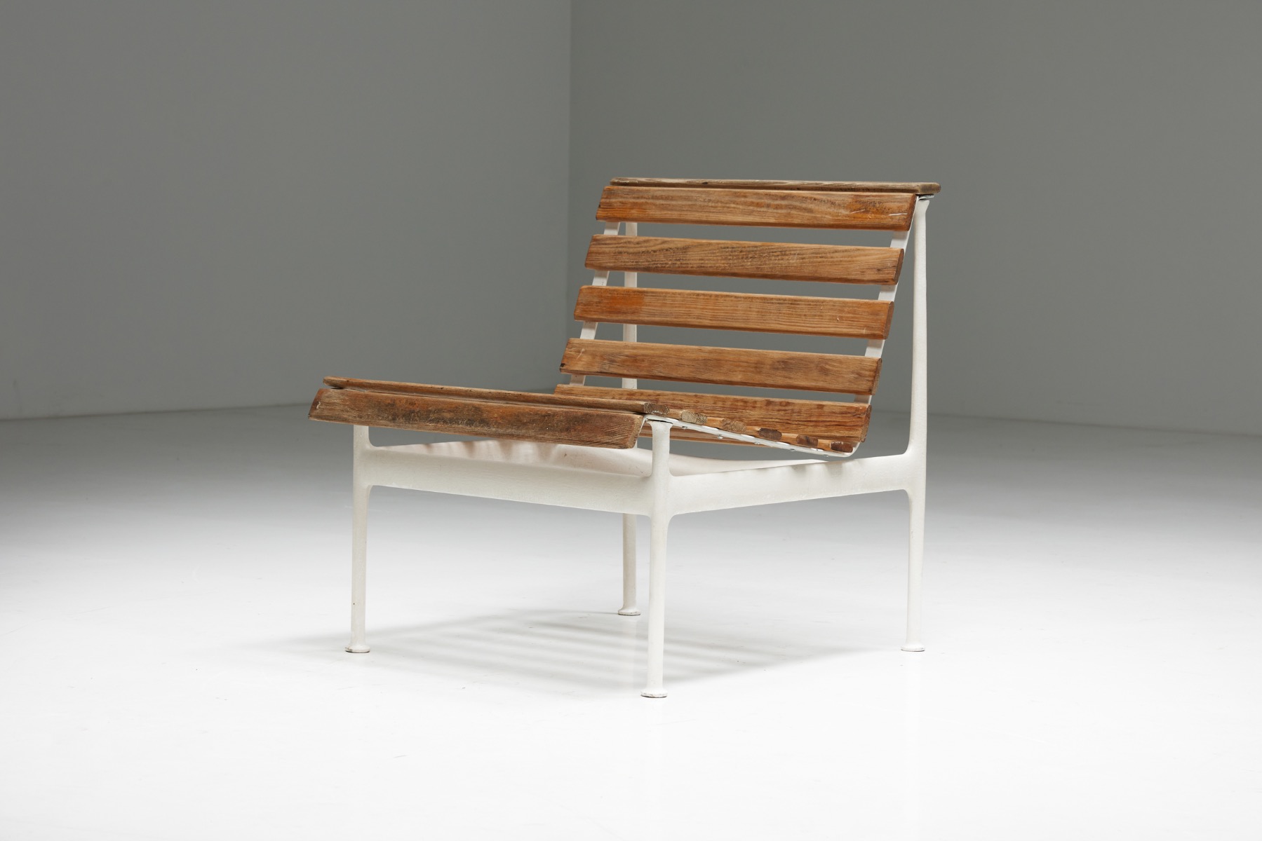 Gallery level Richard Schultz chaise longue