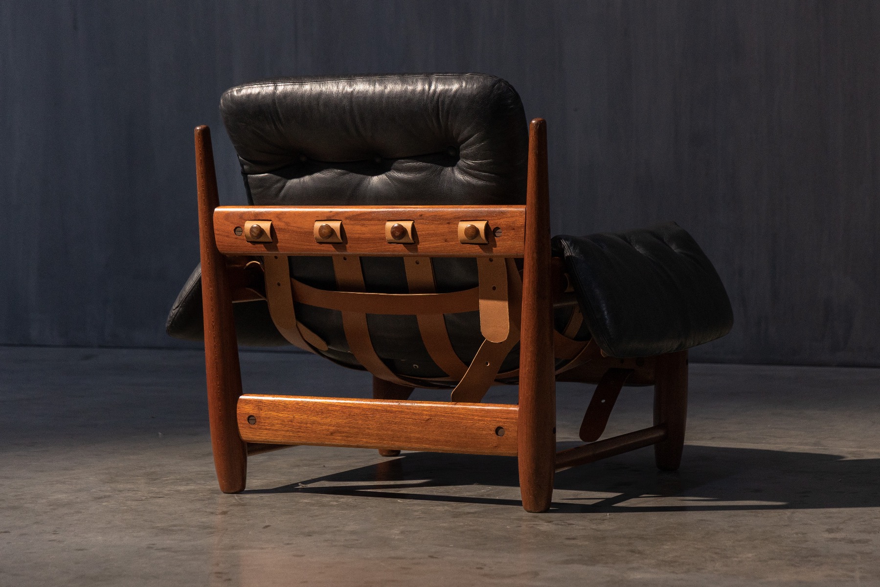 Timeless 1950s Brazilian lounge chair
