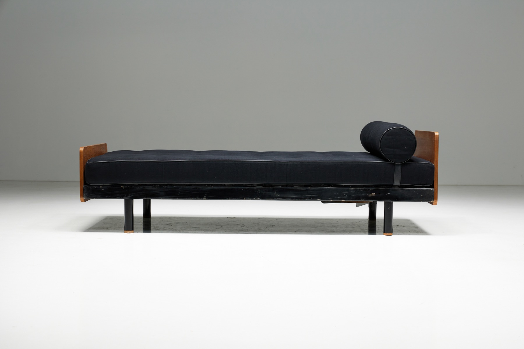 Iconic Flavigny daybed by Jean Prouvé from the 1950s