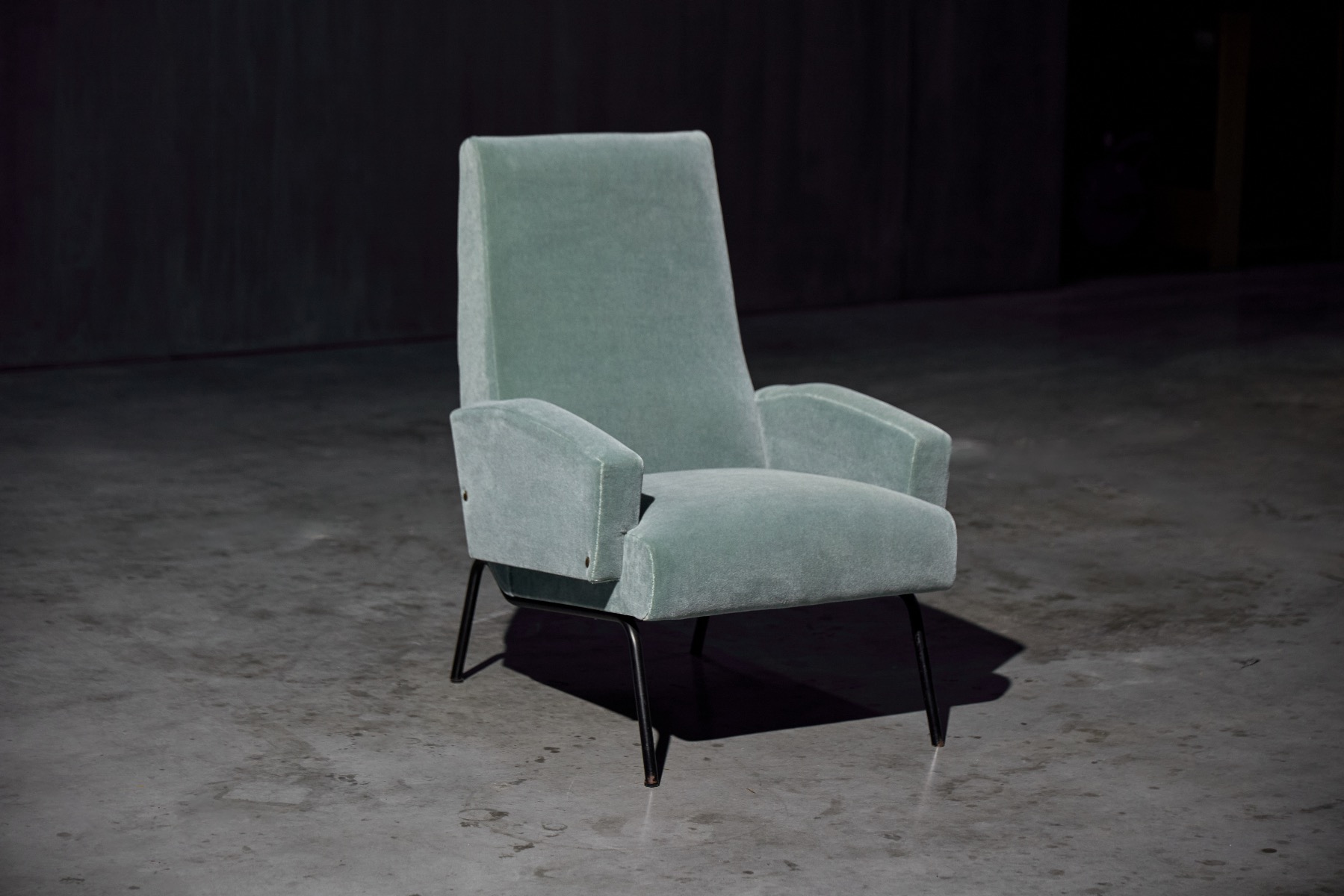 Premium Italian modern lounge seating from the 1950s