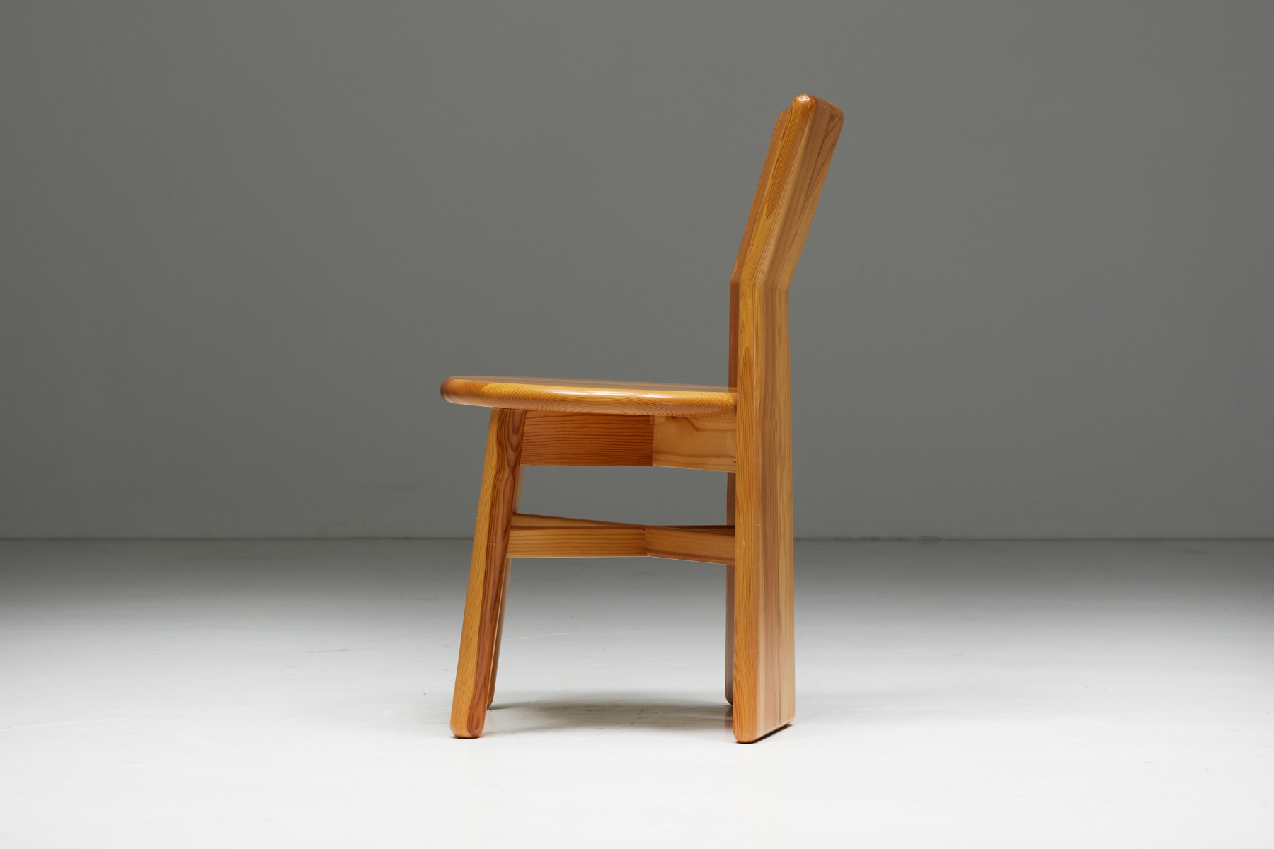 Retro Italian dining chairs in brutalist style