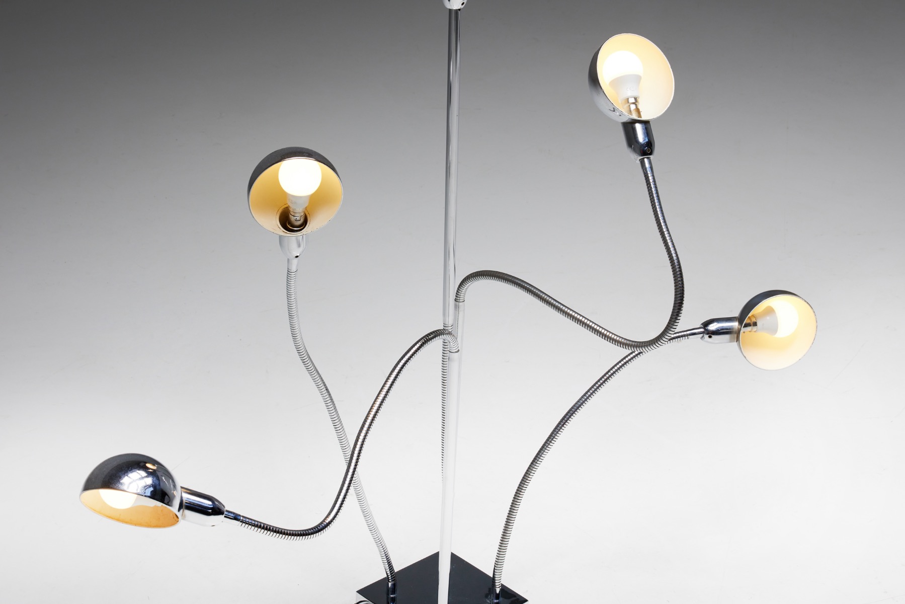 Sleek Hydra floor lamp in modernist design