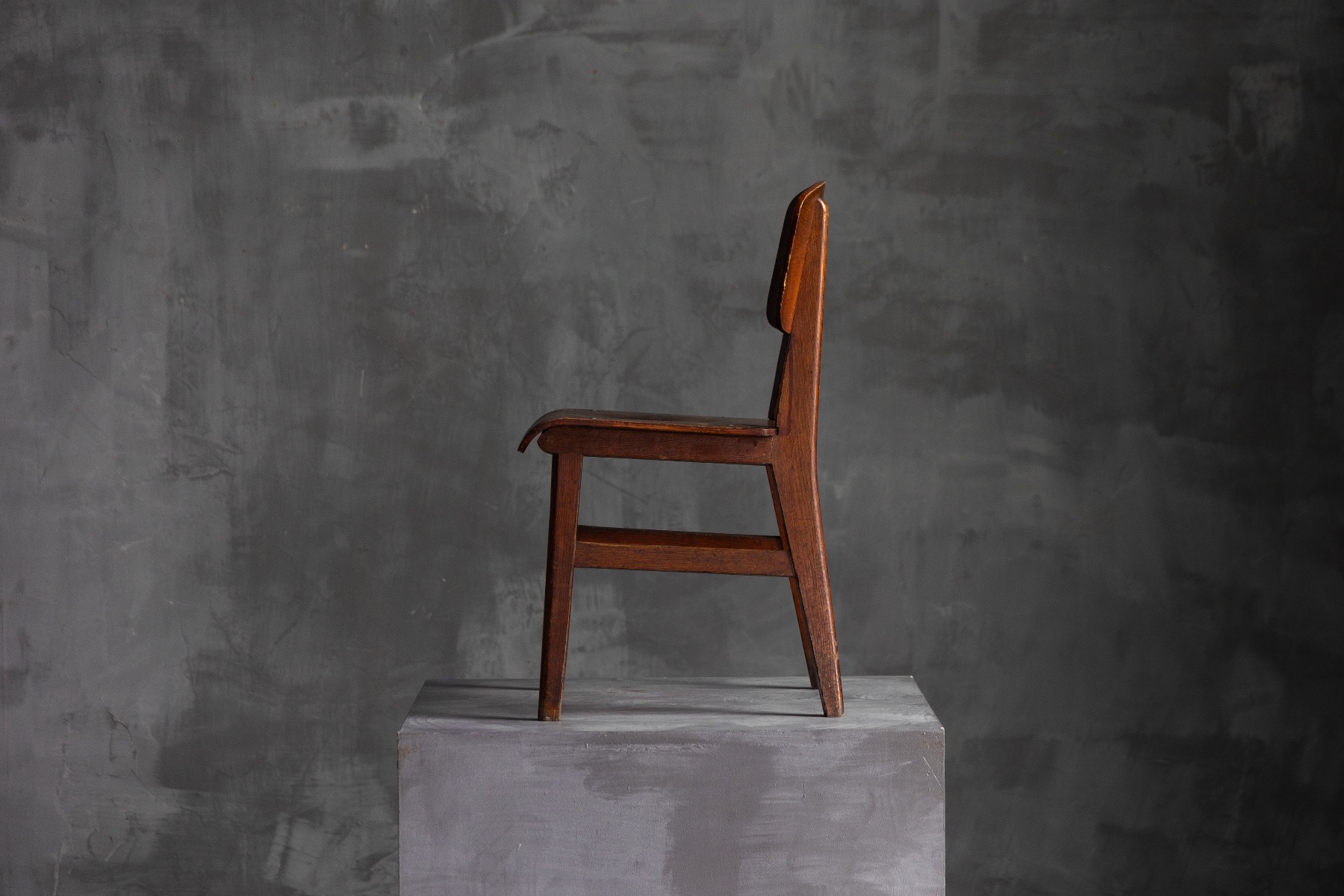 Early French modern chair in the style of Jean Prouvé