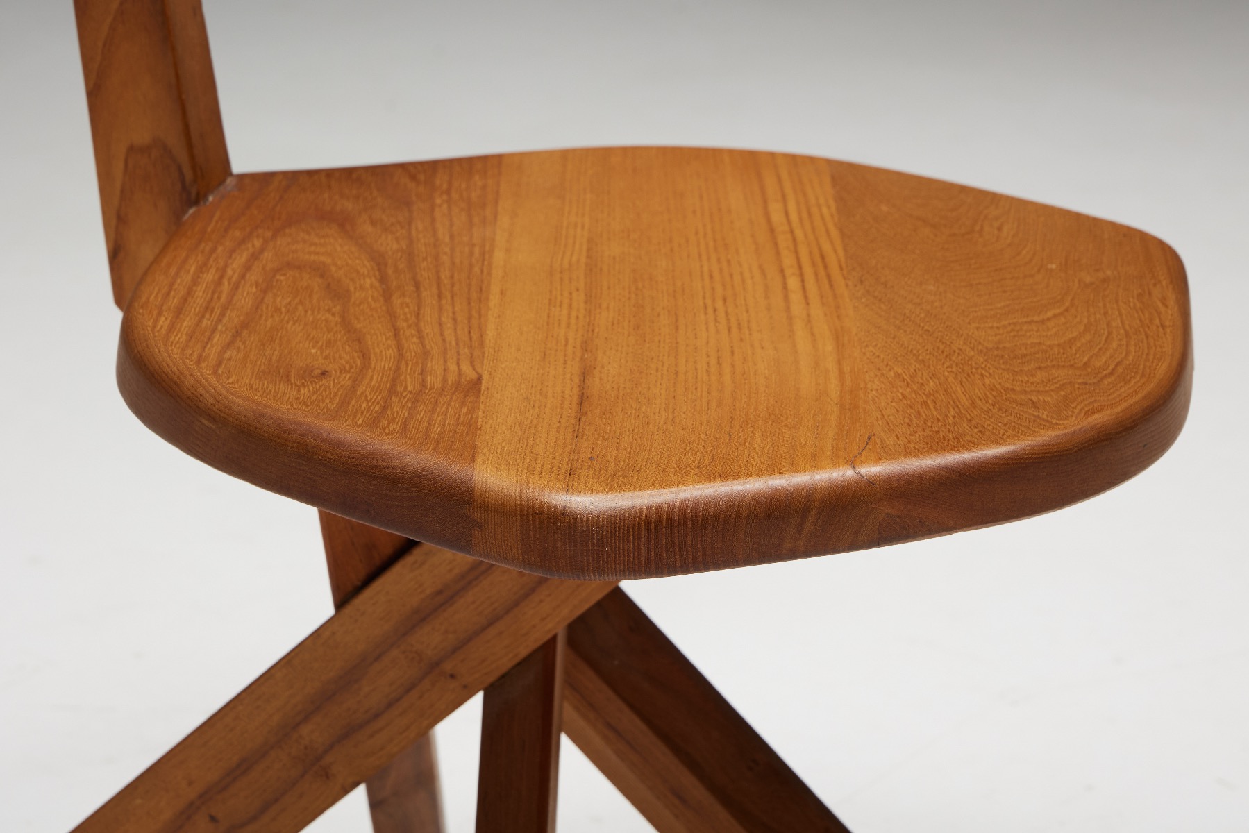 Architectural S34 dining chairs by Pierre Chapo