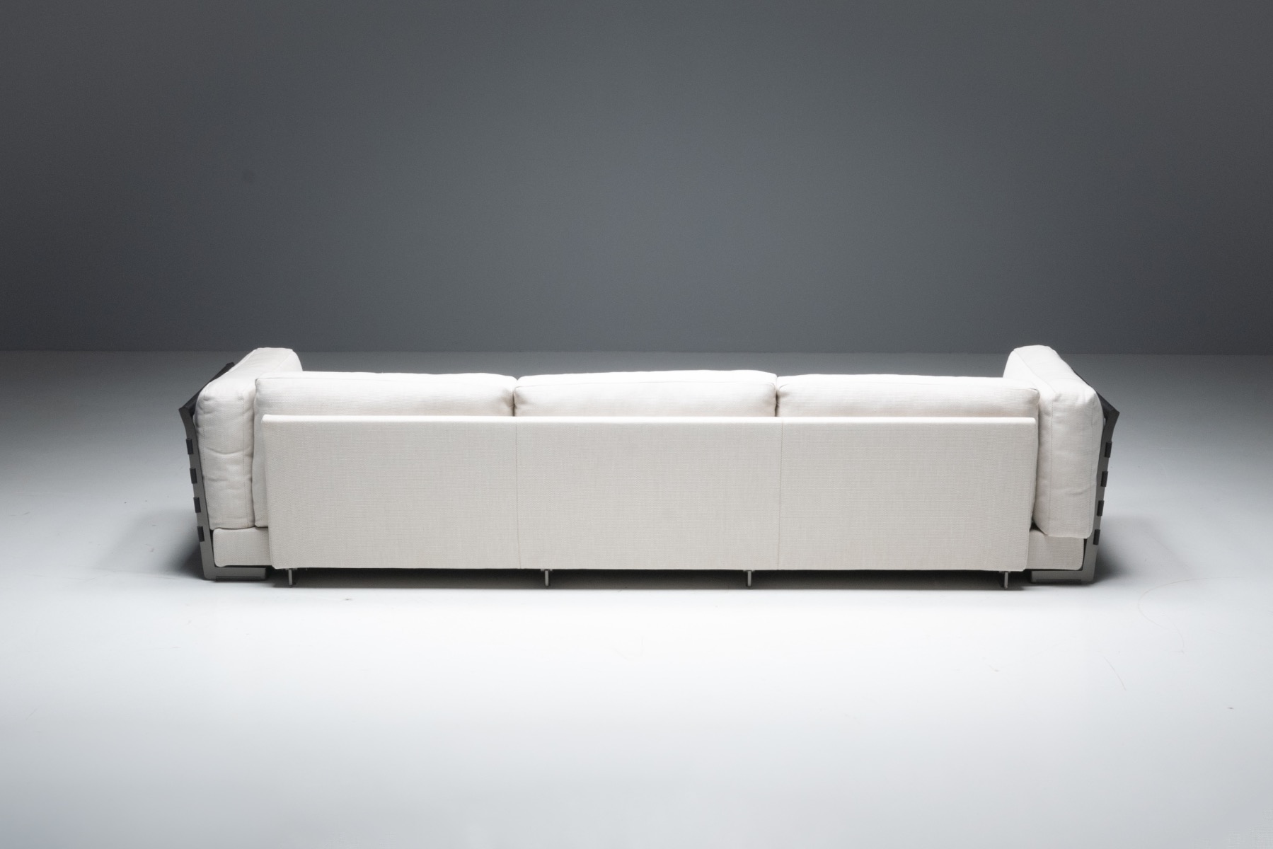 Architectural sofa Cestone design by Antonio Citterio