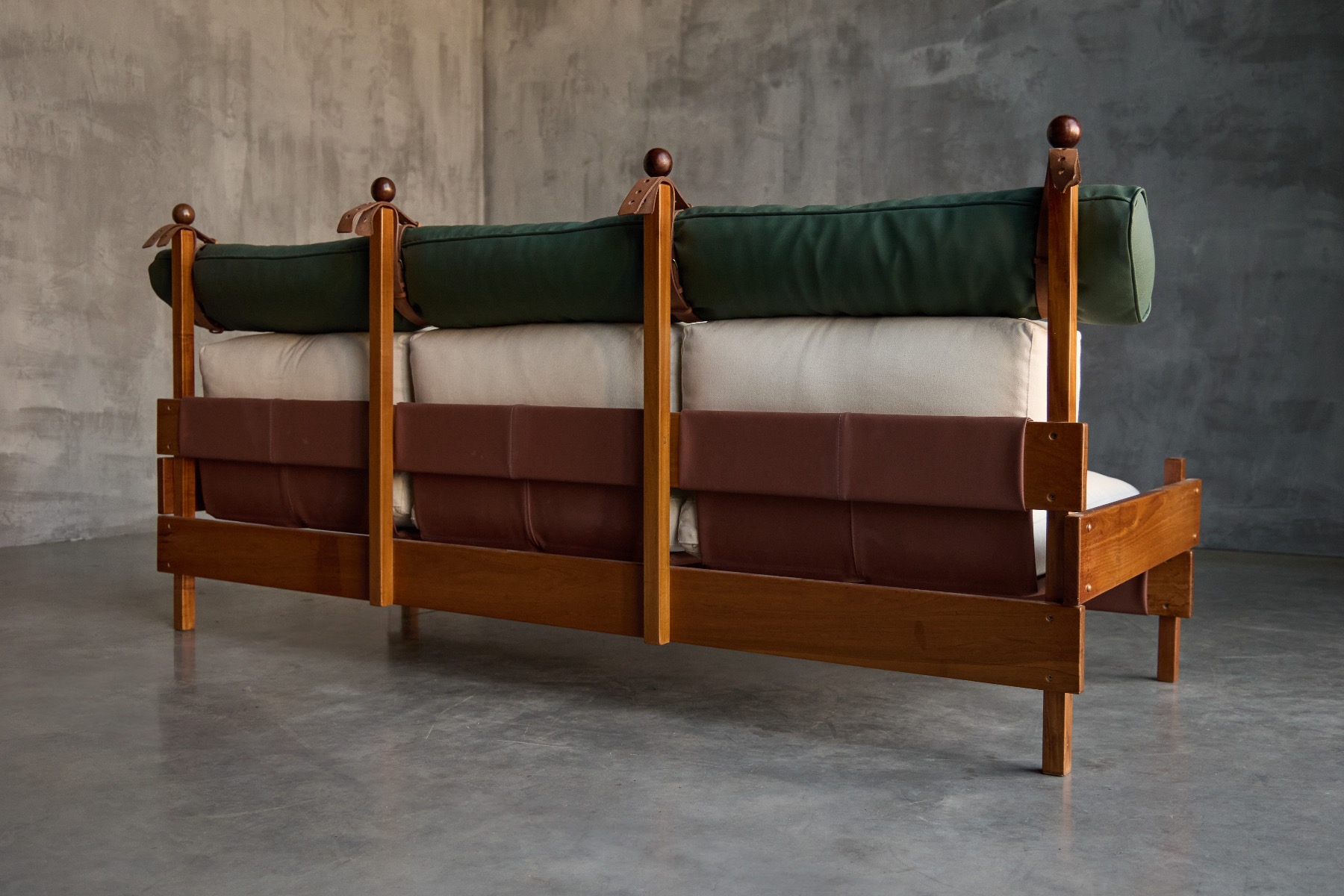 Expressive Brazilian modernist lounge seating
