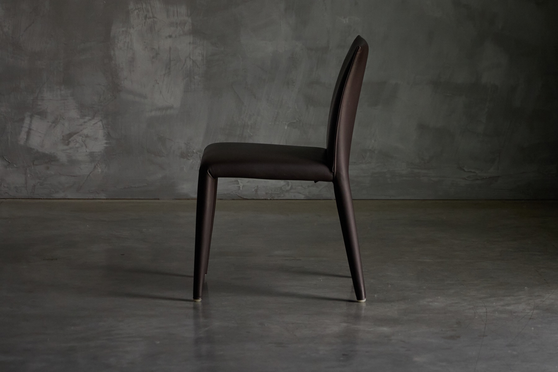 Luxury Italian dining chair produced in the 2000s