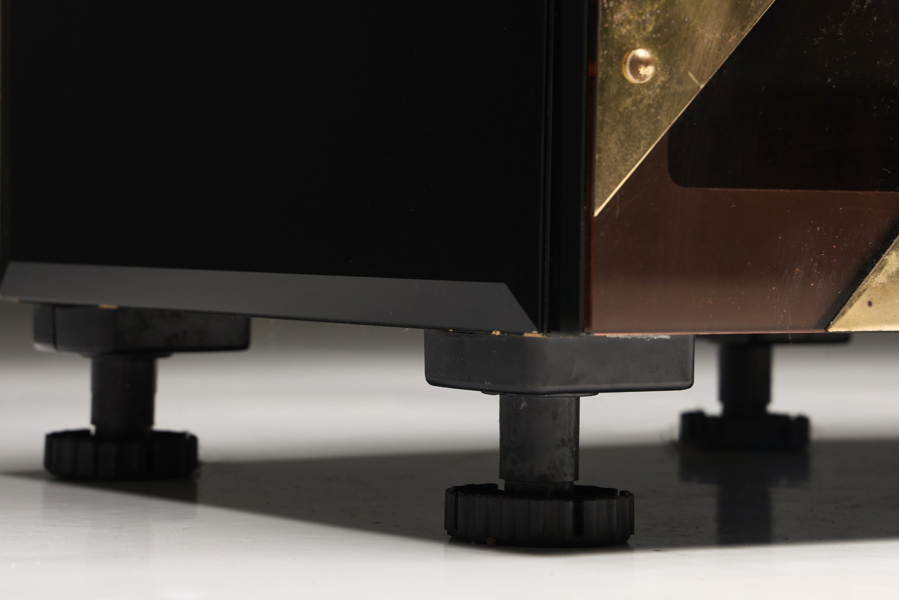 Elegant Hollywood Regency sideboard from the 2000s
