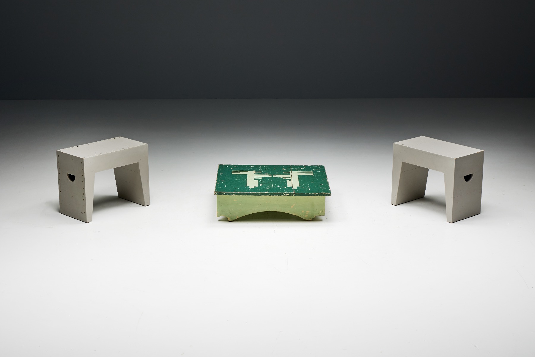 Farmhouse green art populaire table