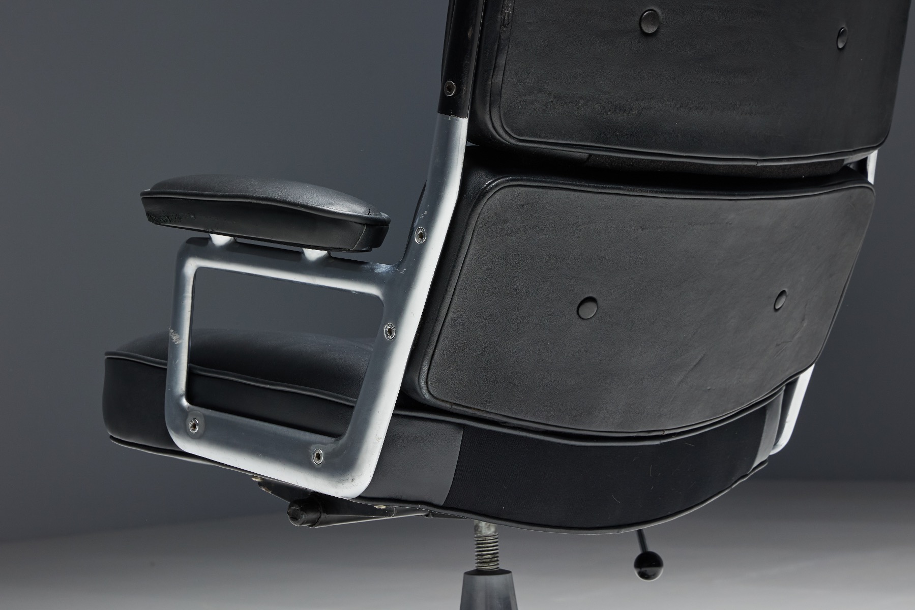 Iconic Eames ES104 chair