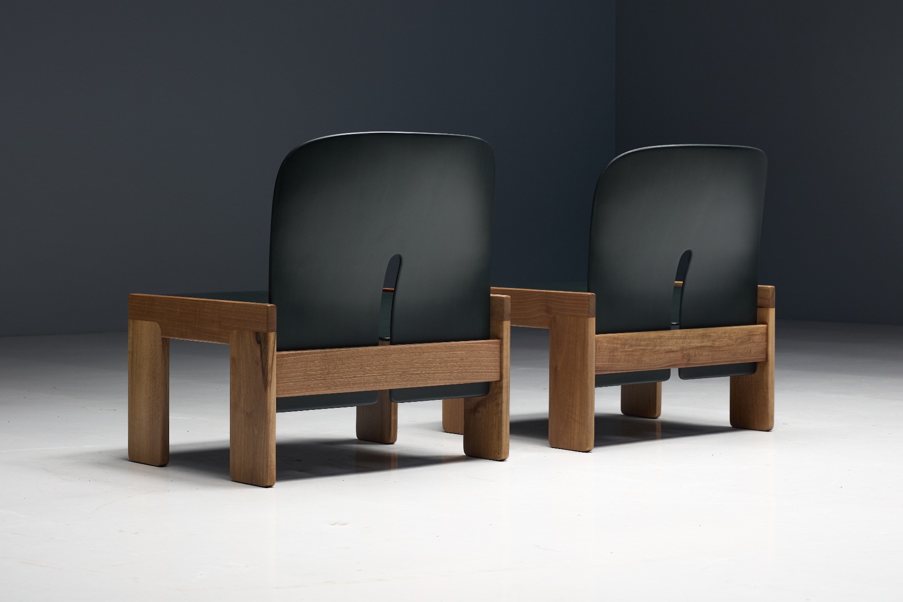 Premium Italian design easy chair from the 1960s