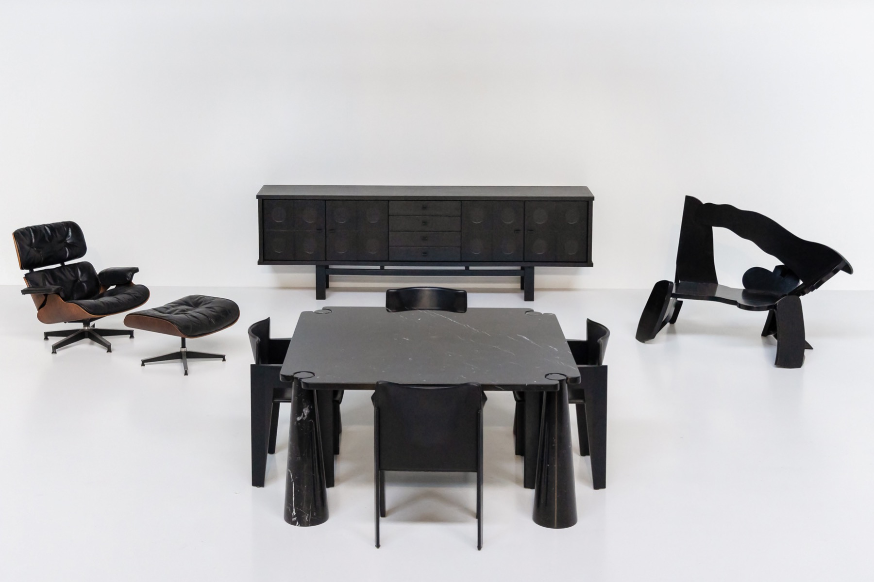 Premium Eros square marble table from the 1970s