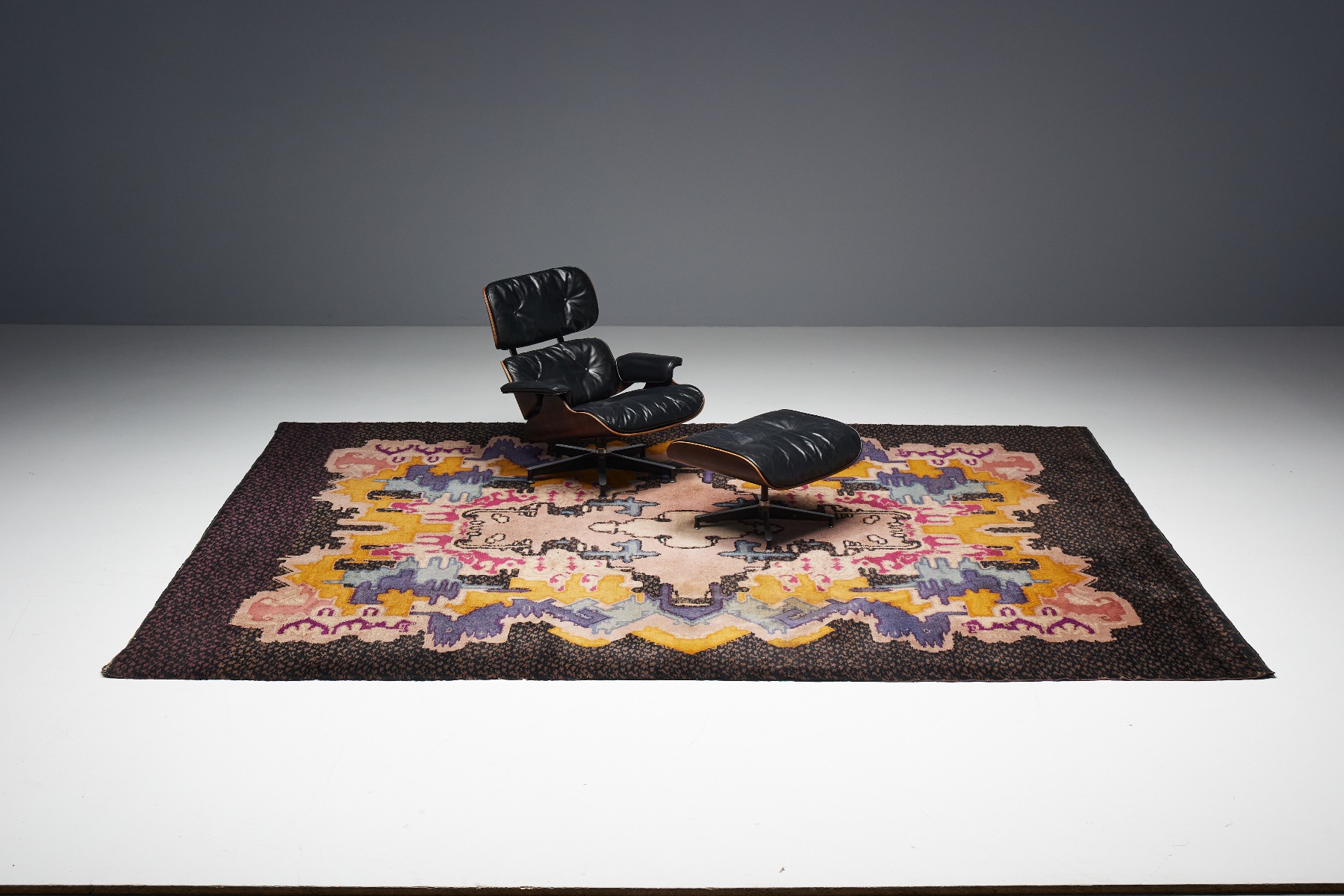 Premium handwoven rug by Jaap Gidding for Tuschinski