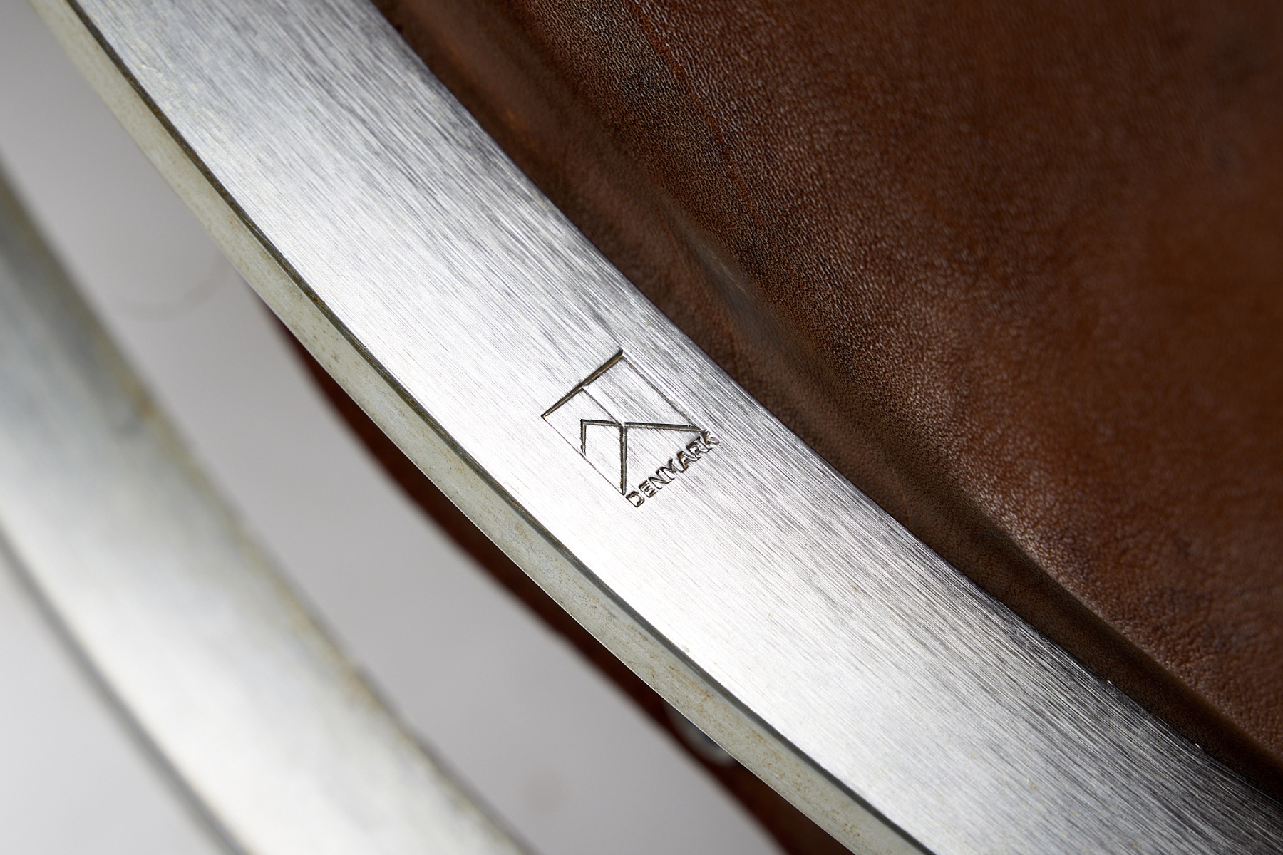 Premium PK22 chairs in cognac leather by Poul Kjaerholm