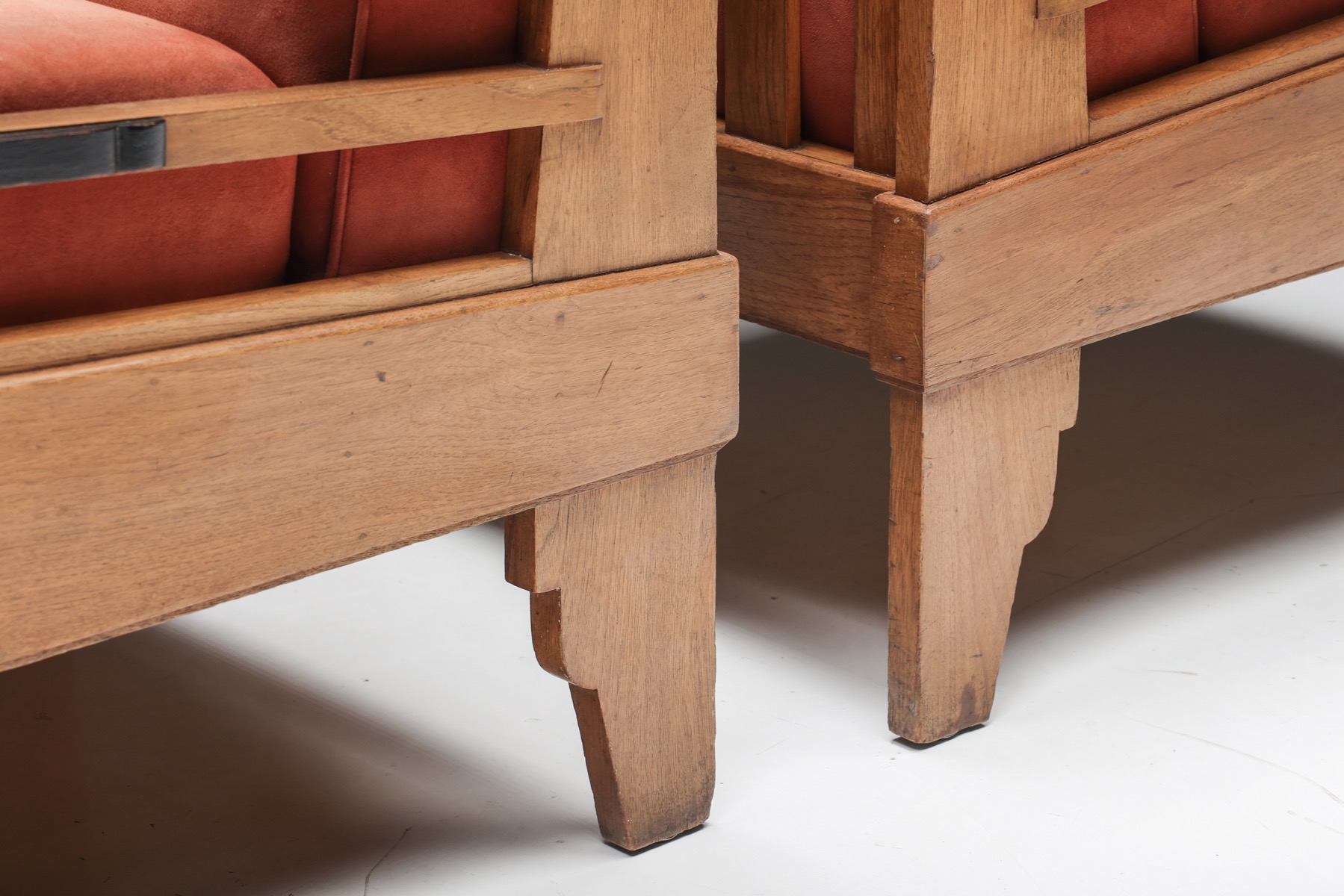 Refined club chairs Europe in art deco style