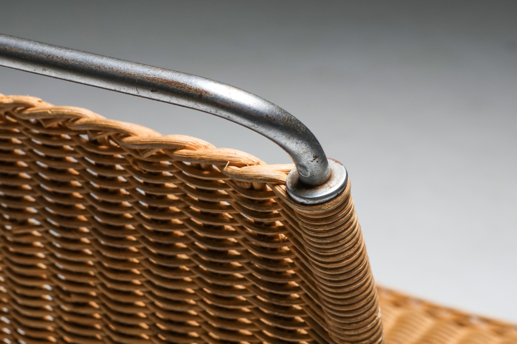 Refined Scandinavian chair in Poul Kjaerholm style