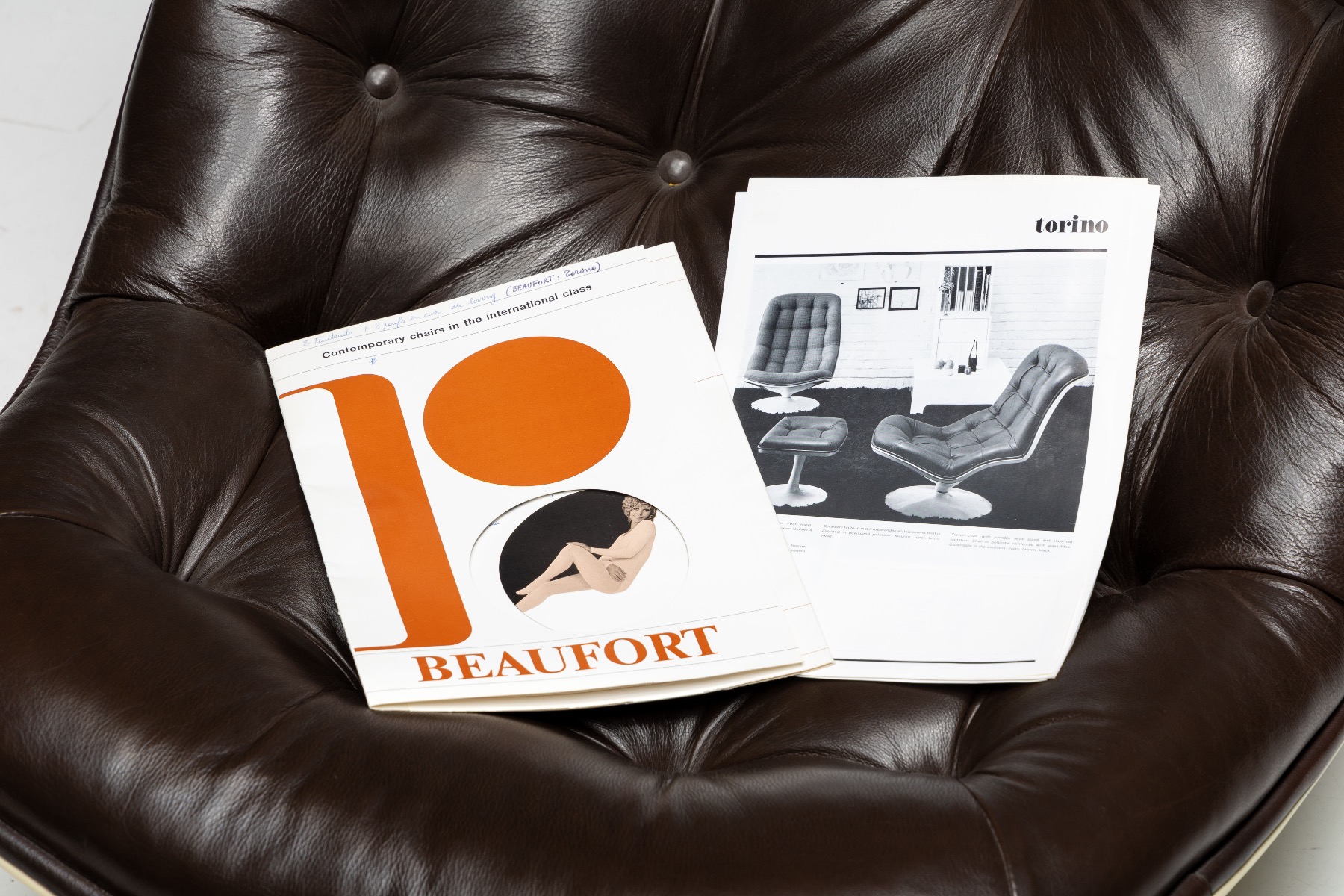 Timeless lounge chair by Beaufort design