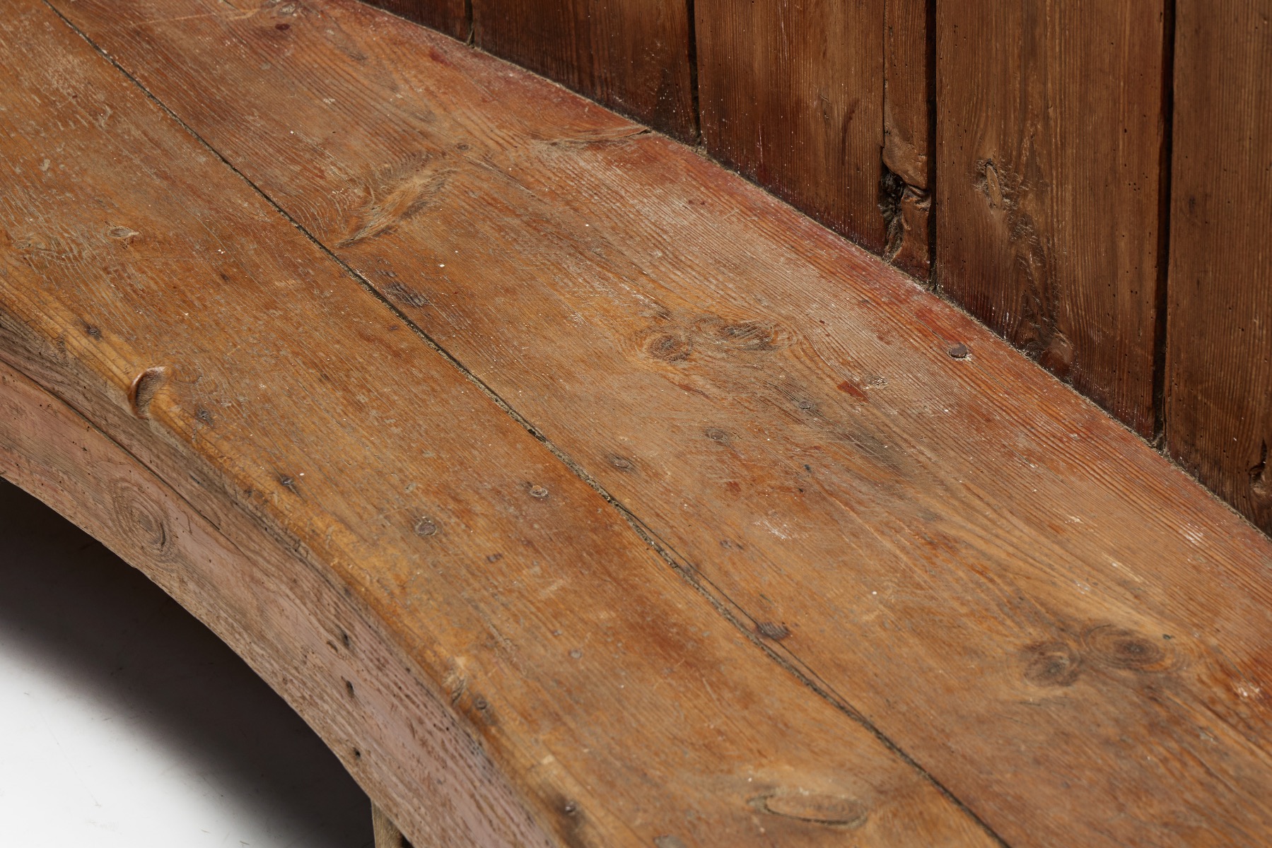 Timeworn primitive settle 1700s