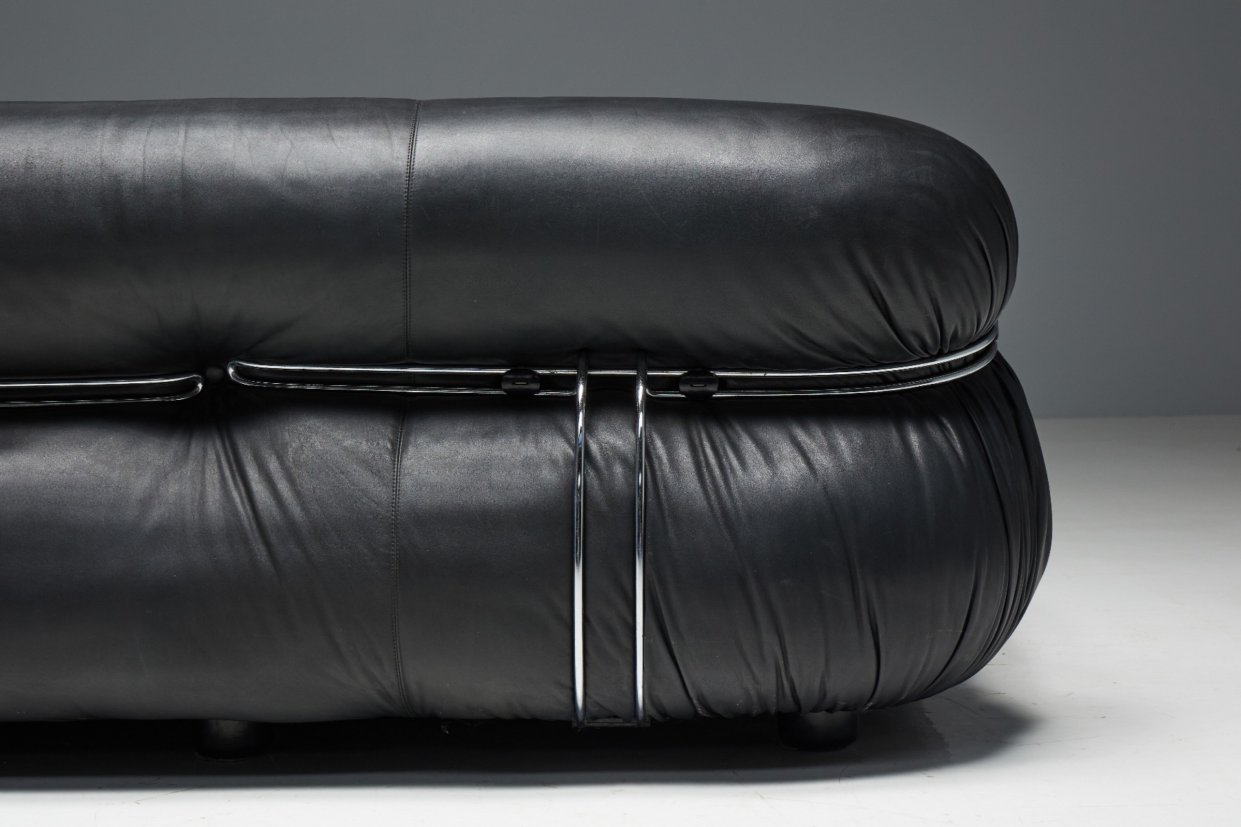 Tufted Soriana sofa 1970s