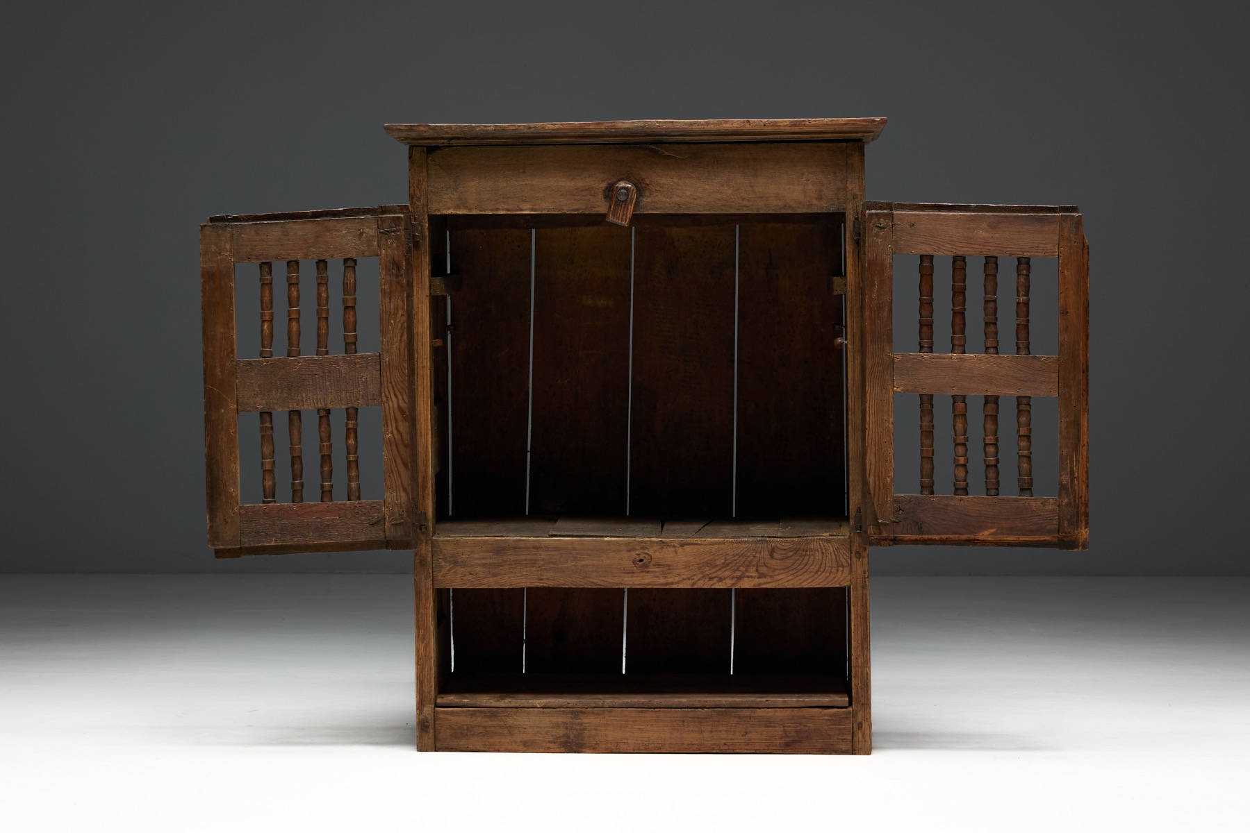 Aged wood art populaire pantry cabinet from the 19th century