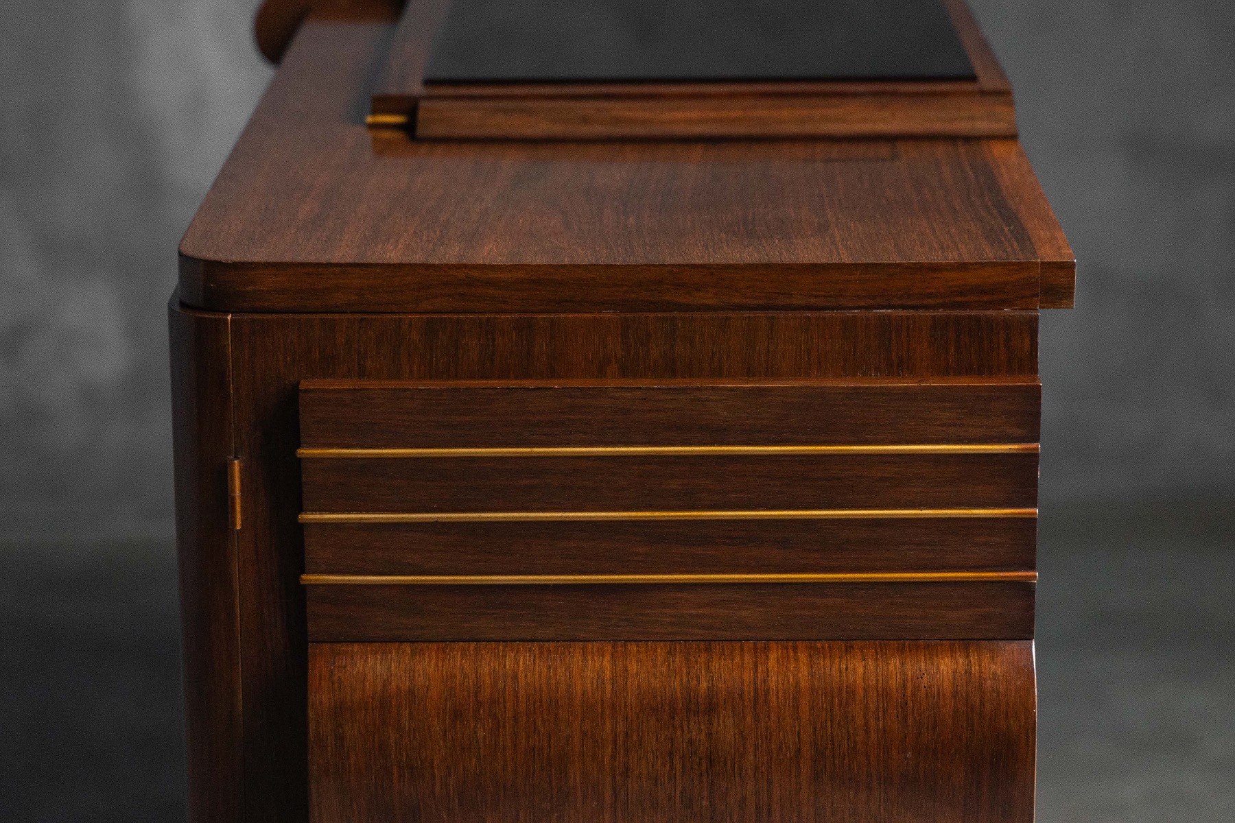Classic 1930s Art Deco sideboard in walnut