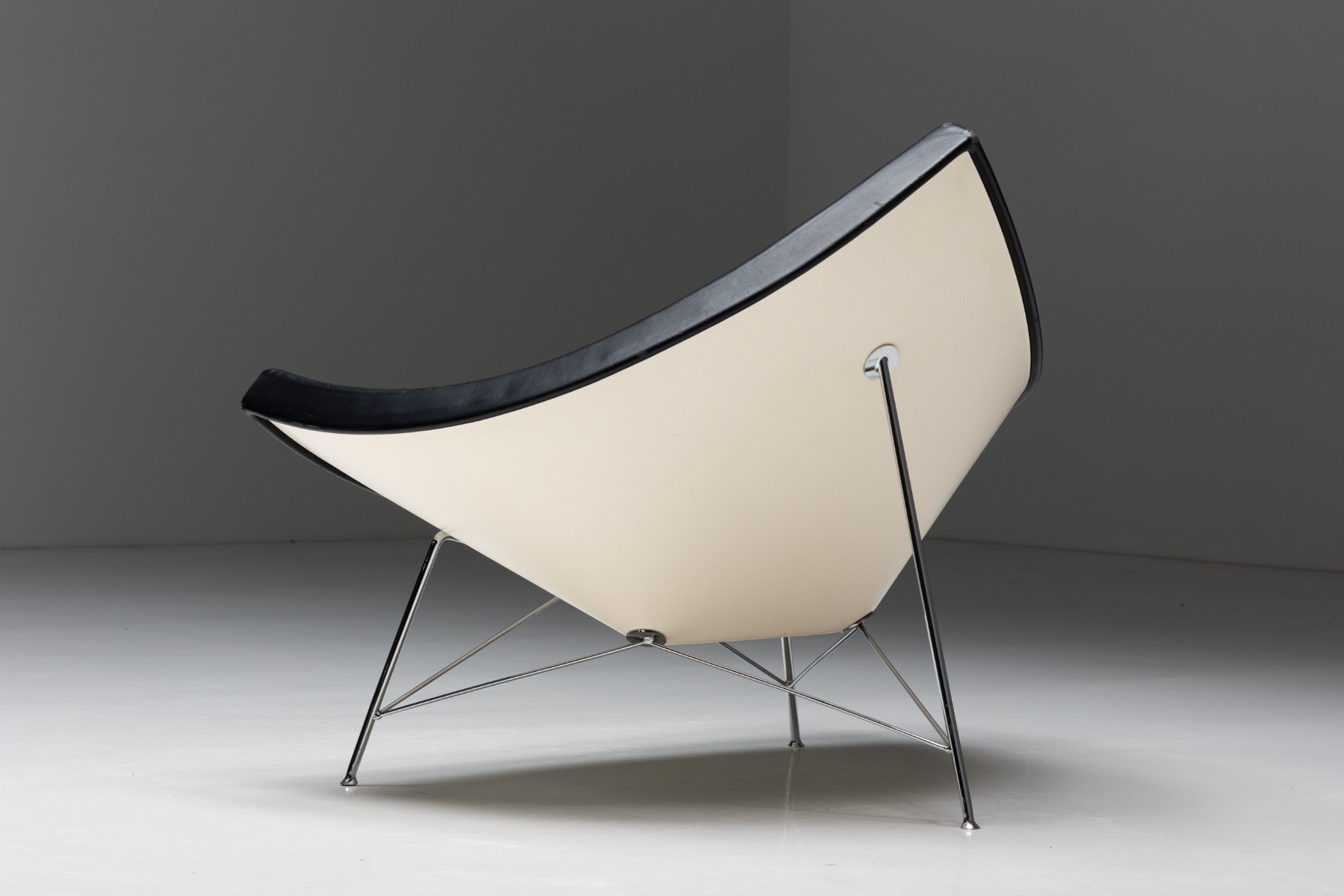 Museum level George Nelson Coconut Chair