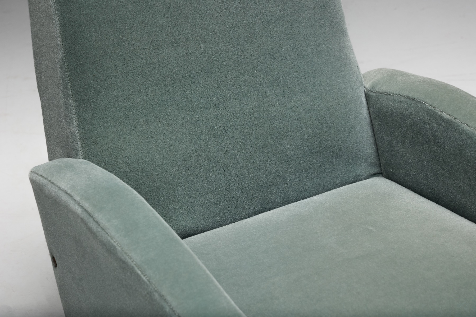 Museum level Italian lounge chairs inspired by Rinaldi