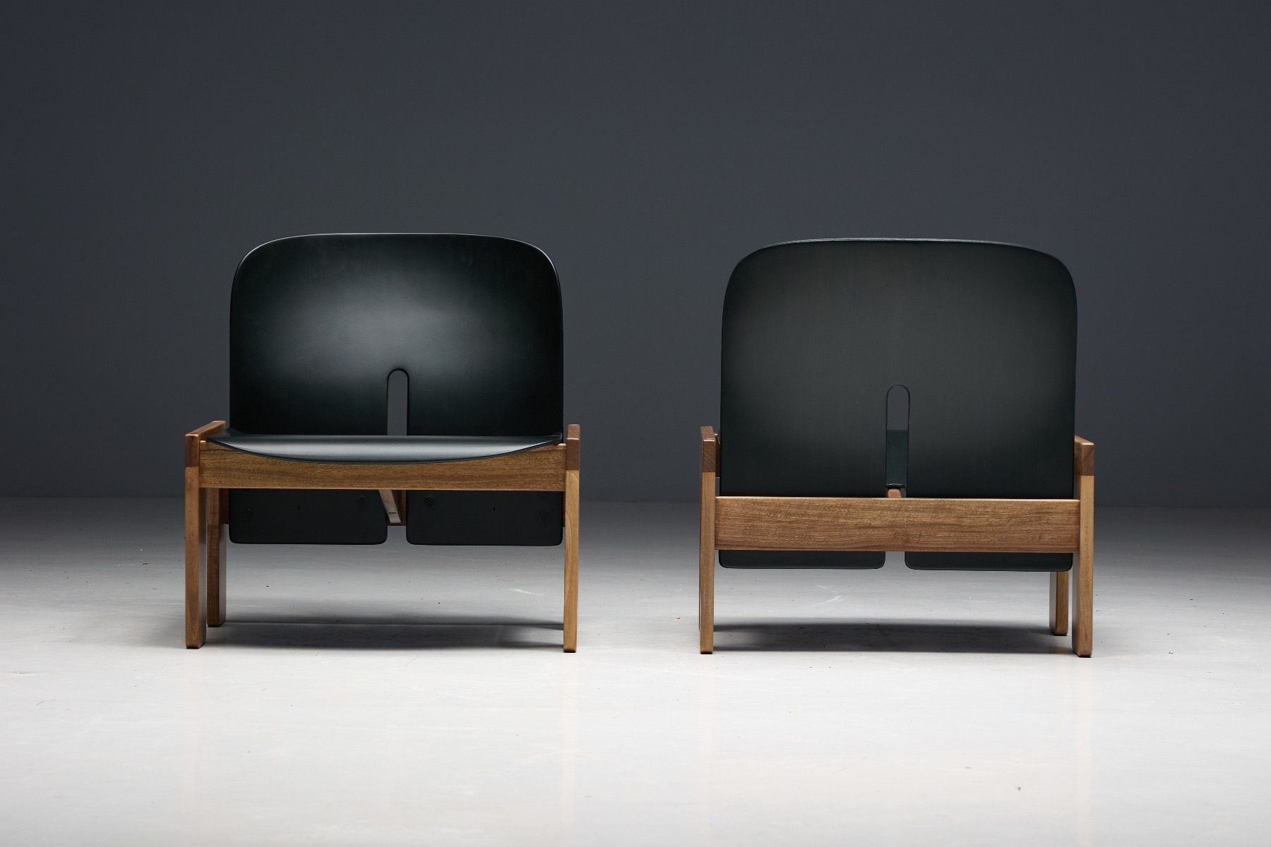 Statement mid century lounge chair by Scarpa