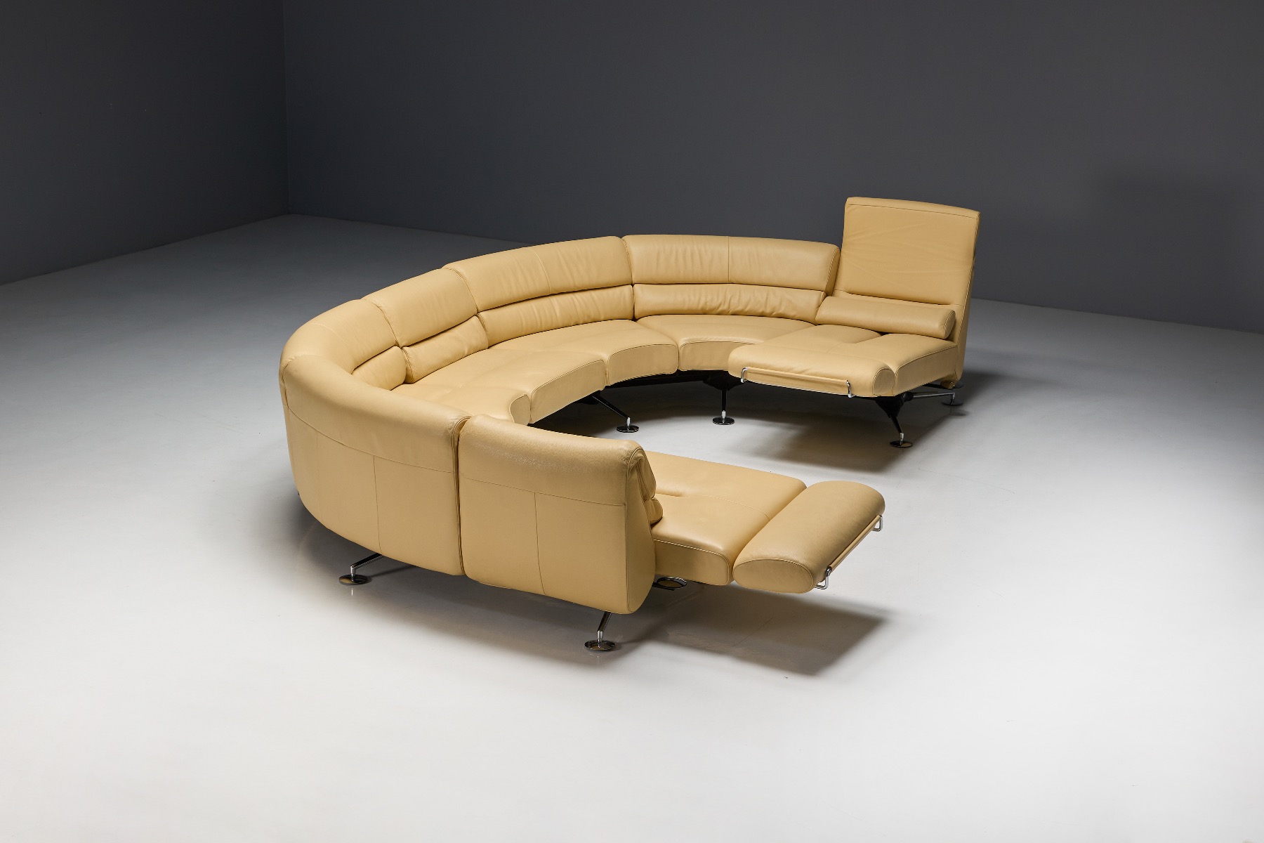 Design heritage sofa from the DS-470 collection