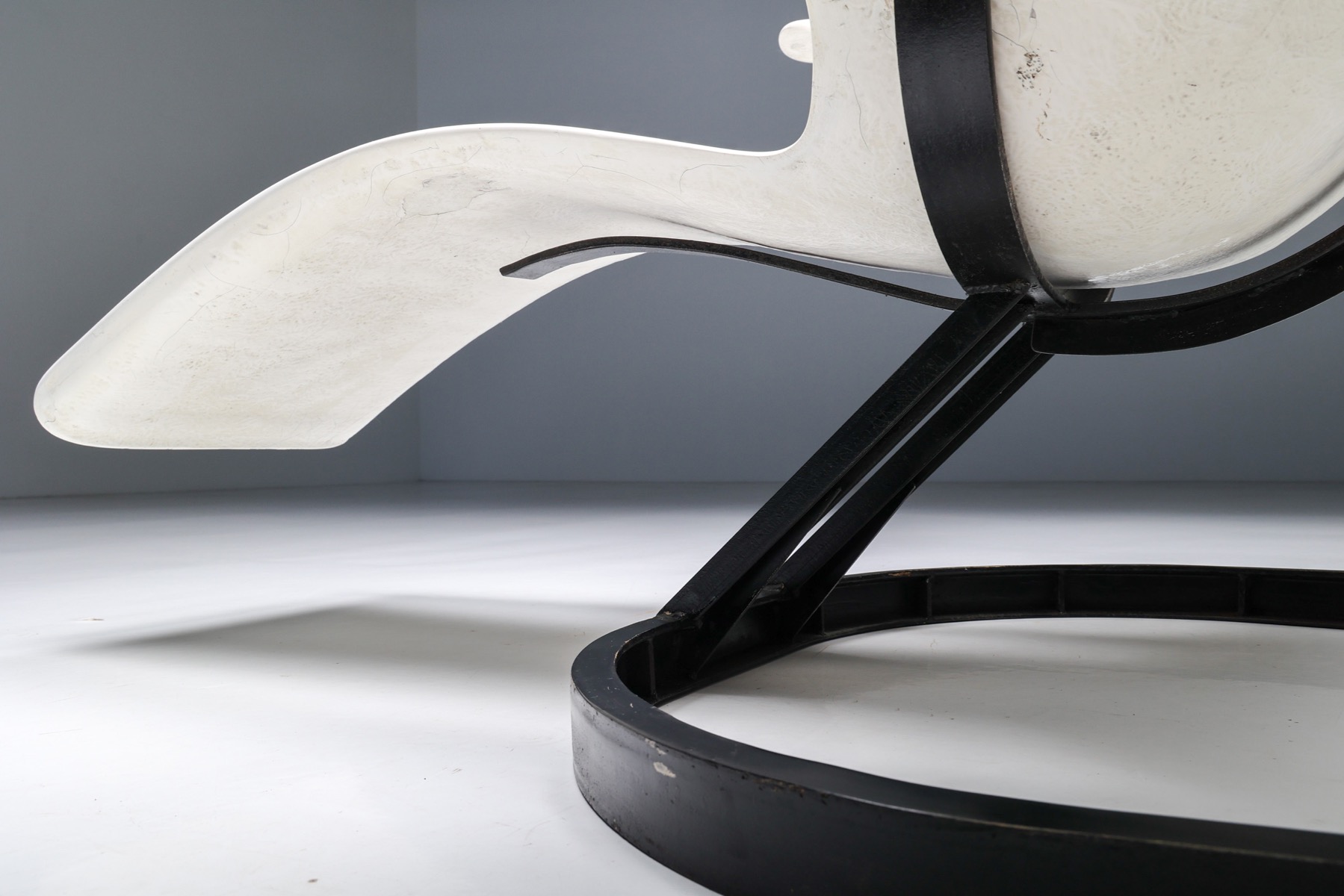 Iconic elephant chair by Bernard Rancillac design